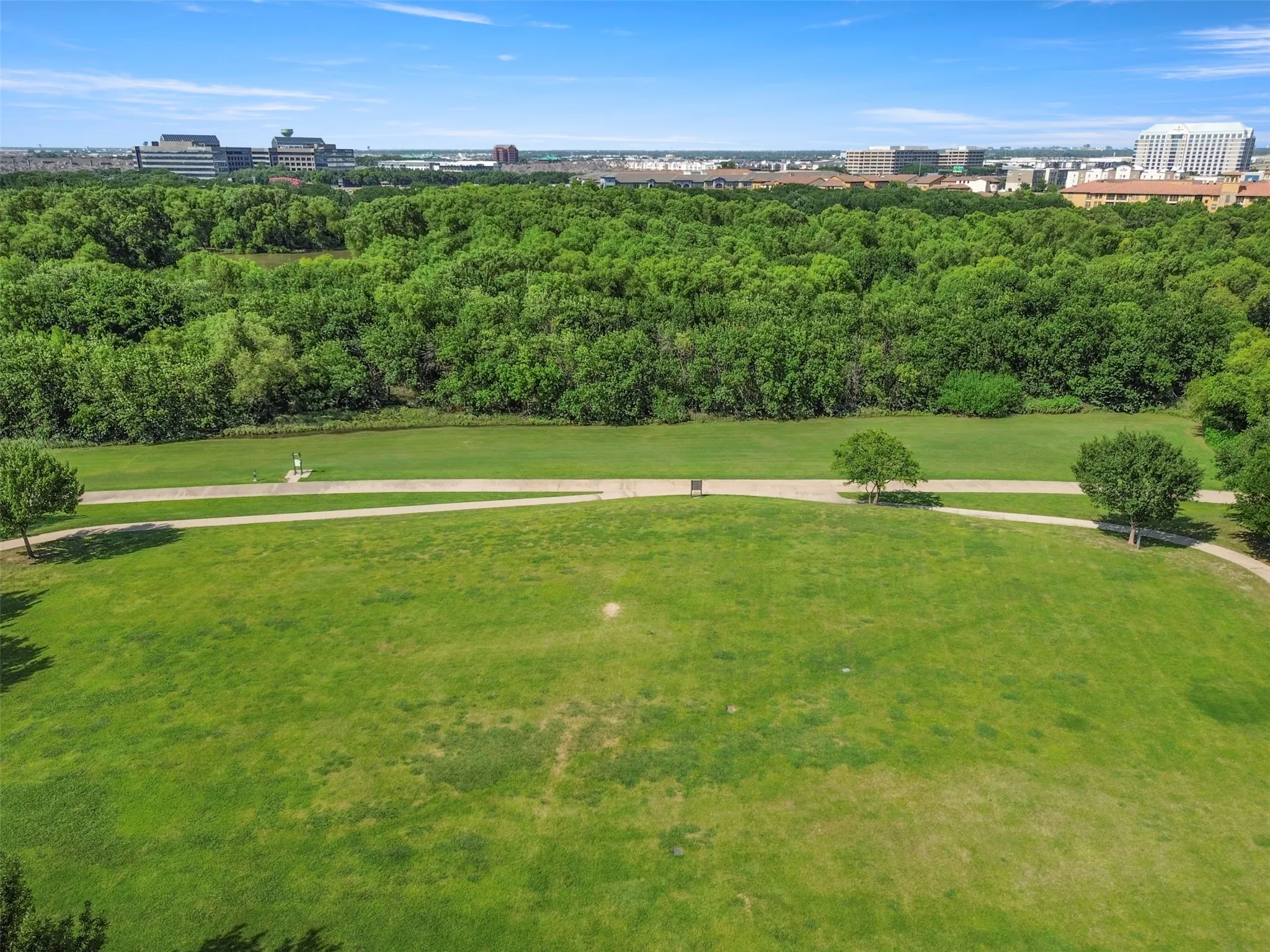 Single Family Residence For Sale in Dallas County , 6811 San Fernando, Irving, Texas 75039, 4 Bedroom, 3 Bathroom, 2 Garage spaces, 2,857 Sqft, built in 2005, mls#21300749, Real Estate Agent in Irving, Homes For Sale in Dallas county, Homes For Sale in Irving, Realtor in Irving Texas, Real Estate Brokerage Independent Realty Texas, Luminita Cordes Realtor