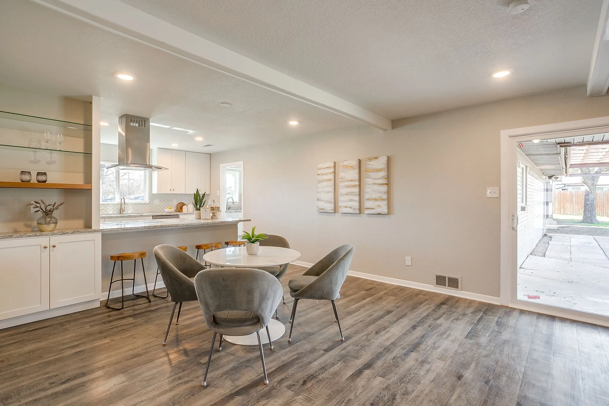 Single Family Residence For Rent in Tarrant County , 6940 Bal Lake Drive, Fort Worth, Texas 76116, 3 Bedroom, 2 Bathroom, 2 Garage spaces, 2,343 Sqft, built in 1966, mls#21312586, Real Estate Agent in Fort Worth, Homes For Rent in Tarrant county, Homes For Rent in Fort Worth, Realtor in Fort Worth Texas, Real Estate Brokerage Independent Realty Texas, Luminita Cordes Realtor