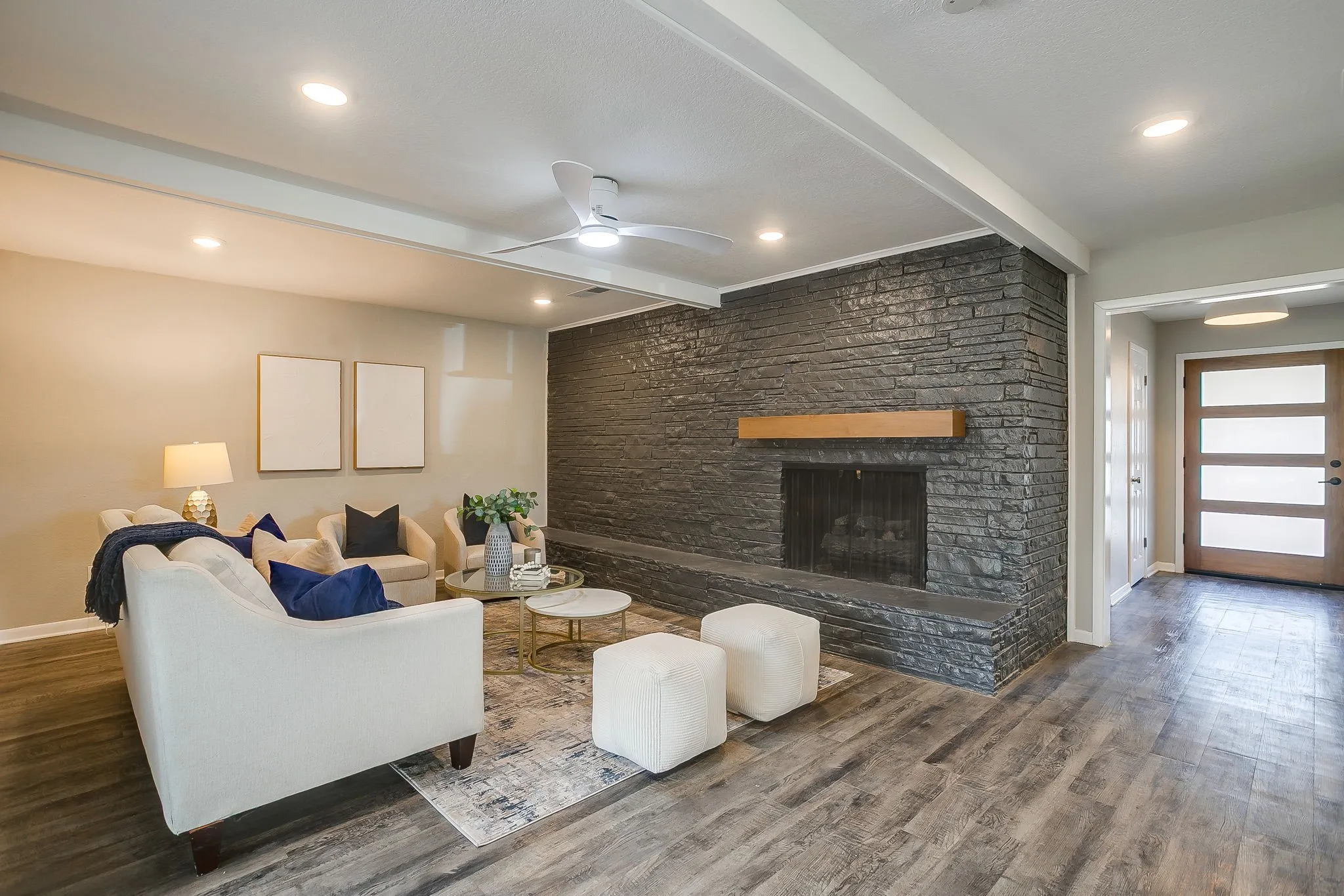 Single Family Residence For Rent in Tarrant County , 6940 Bal Lake Drive, Fort Worth, Texas 76116, 3 Bedroom, 2 Bathroom, 2 Garage spaces, 2,343 Sqft, built in 1966, mls#21312586, Real Estate Agent in Fort Worth, Homes For Rent in Tarrant county, Homes For Rent in Fort Worth, Realtor in Fort Worth Texas, Real Estate Brokerage Independent Realty Texas, Luminita Cordes Realtor