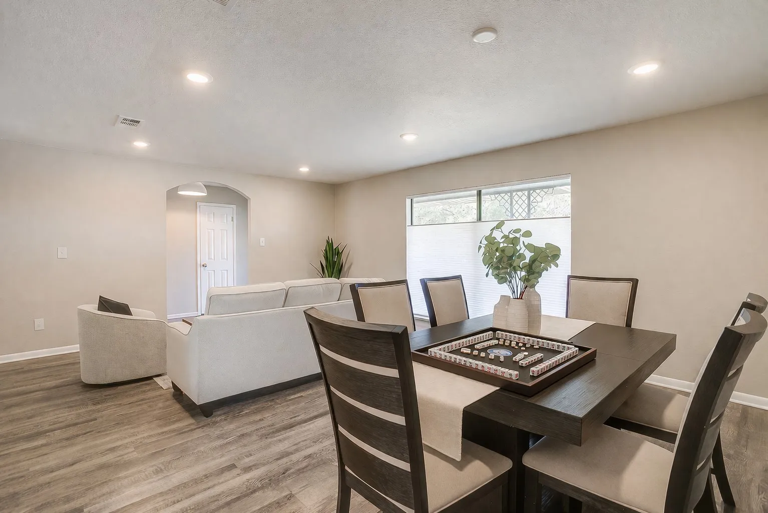 Single Family Residence For Rent in Tarrant County , 6940 Bal Lake Drive, Fort Worth, Texas 76116, 3 Bedroom, 2 Bathroom, 2 Garage spaces, 2,343 Sqft, built in 1966, mls#21312586, Real Estate Agent in Fort Worth, Homes For Rent in Tarrant county, Homes For Rent in Fort Worth, Realtor in Fort Worth Texas, Real Estate Brokerage Independent Realty Texas, Luminita Cordes Realtor