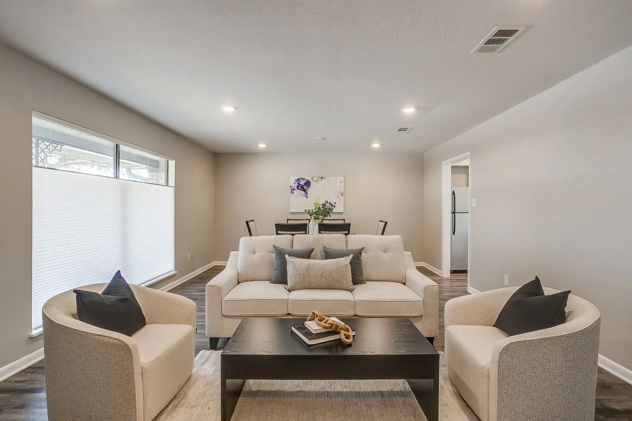 Single Family Residence For Rent in Tarrant County , 6940 Bal Lake Drive, Fort Worth, Texas 76116, 3 Bedroom, 2 Bathroom, 2 Garage spaces, 2,343 Sqft, built in 1966, mls#21312586, Real Estate Agent in Fort Worth, Homes For Rent in Tarrant county, Homes For Rent in Fort Worth, Realtor in Fort Worth Texas, Real Estate Brokerage Independent Realty Texas, Luminita Cordes Realtor