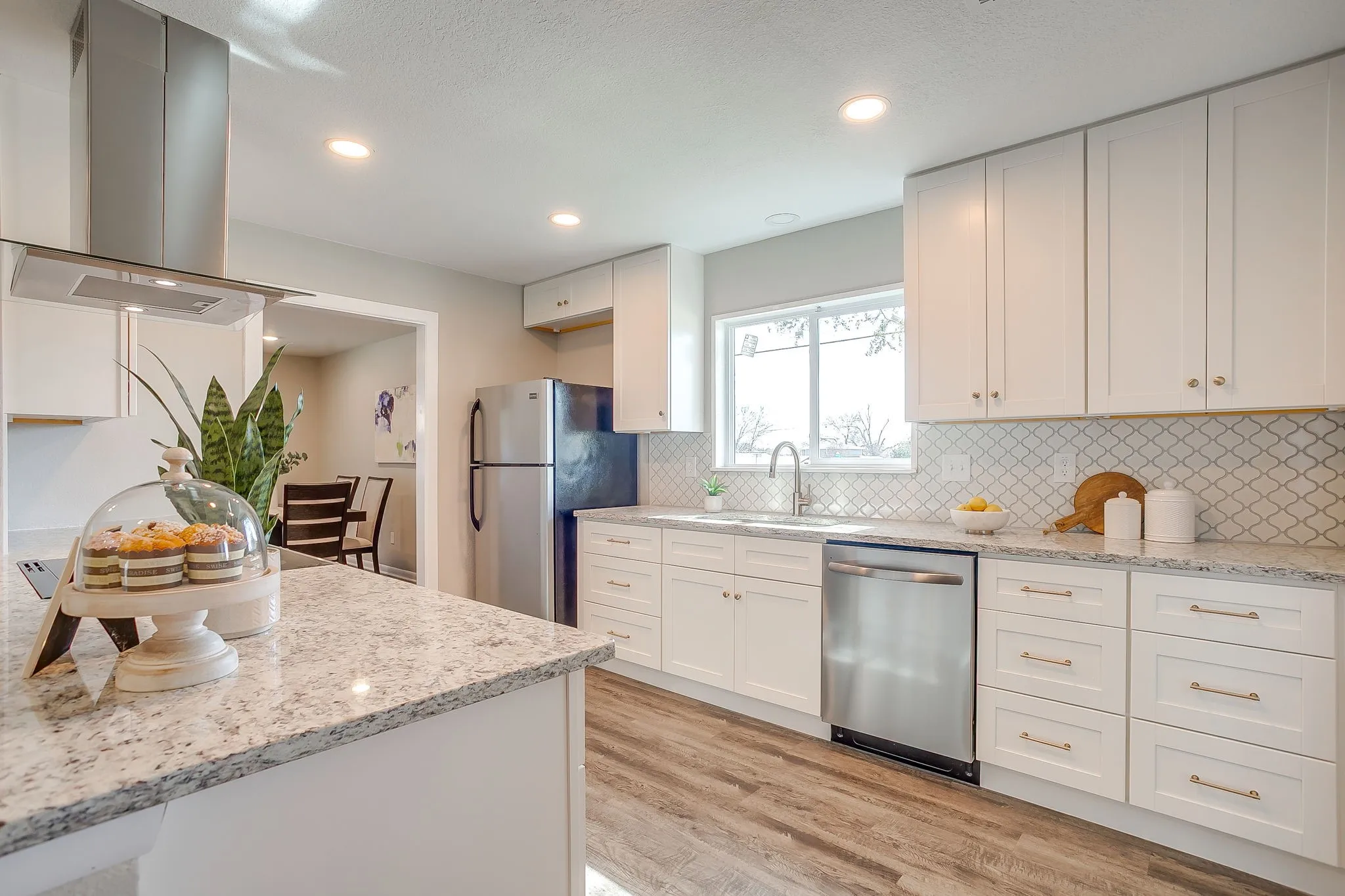 Single Family Residence For Rent in Tarrant County , 6940 Bal Lake Drive, Fort Worth, Texas 76116, 3 Bedroom, 2 Bathroom, 2 Garage spaces, 2,343 Sqft, built in 1966, mls#21312586, Real Estate Agent in Fort Worth, Homes For Rent in Tarrant county, Homes For Rent in Fort Worth, Realtor in Fort Worth Texas, Real Estate Brokerage Independent Realty Texas, Luminita Cordes Realtor