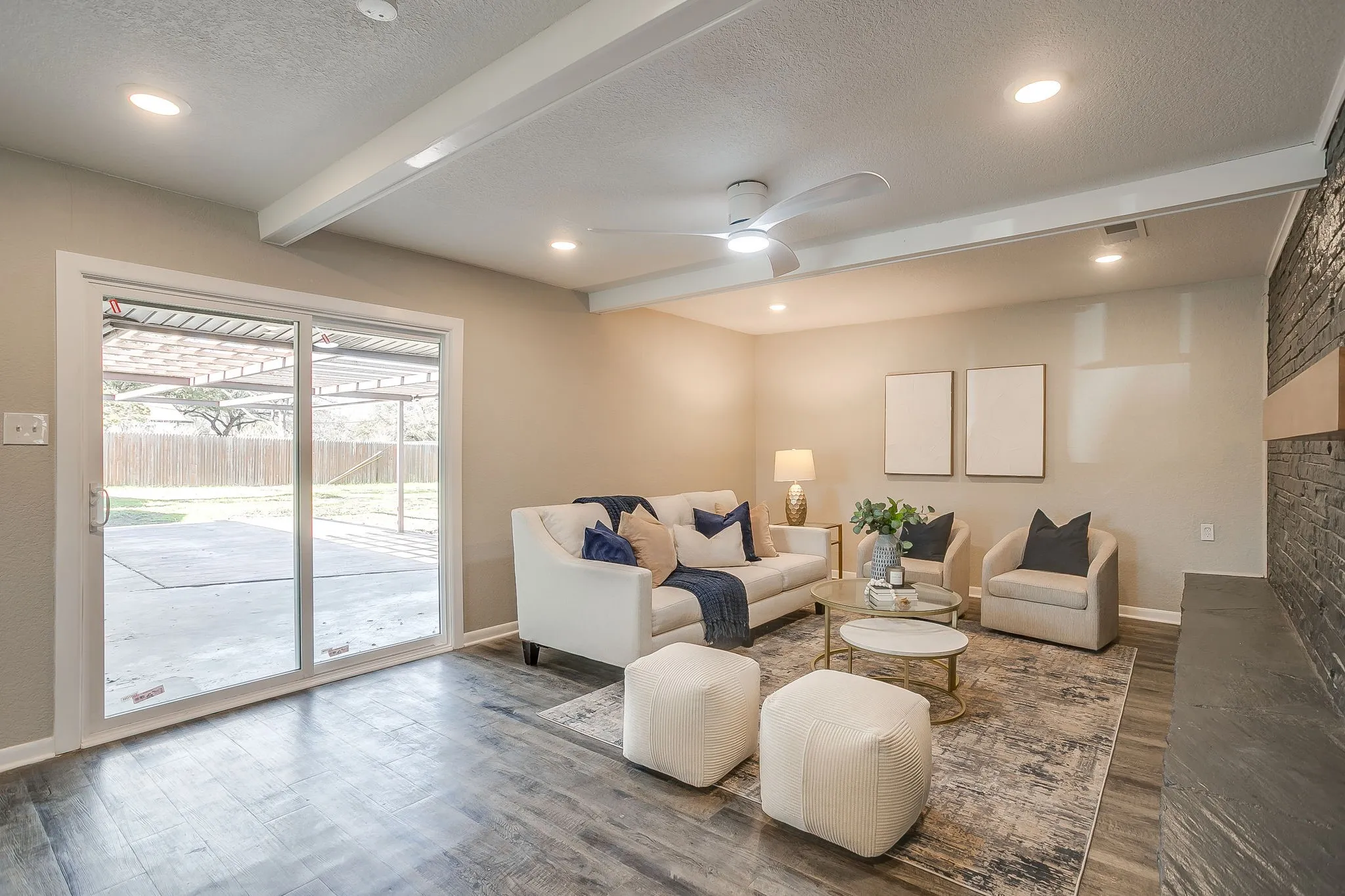 Single Family Residence For Rent in Tarrant County , 6940 Bal Lake Drive, Fort Worth, Texas 76116, 3 Bedroom, 2 Bathroom, 2 Garage spaces, 2,343 Sqft, built in 1966, mls#21312586, Real Estate Agent in Fort Worth, Homes For Rent in Tarrant county, Homes For Rent in Fort Worth, Realtor in Fort Worth Texas, Real Estate Brokerage Independent Realty Texas, Luminita Cordes Realtor