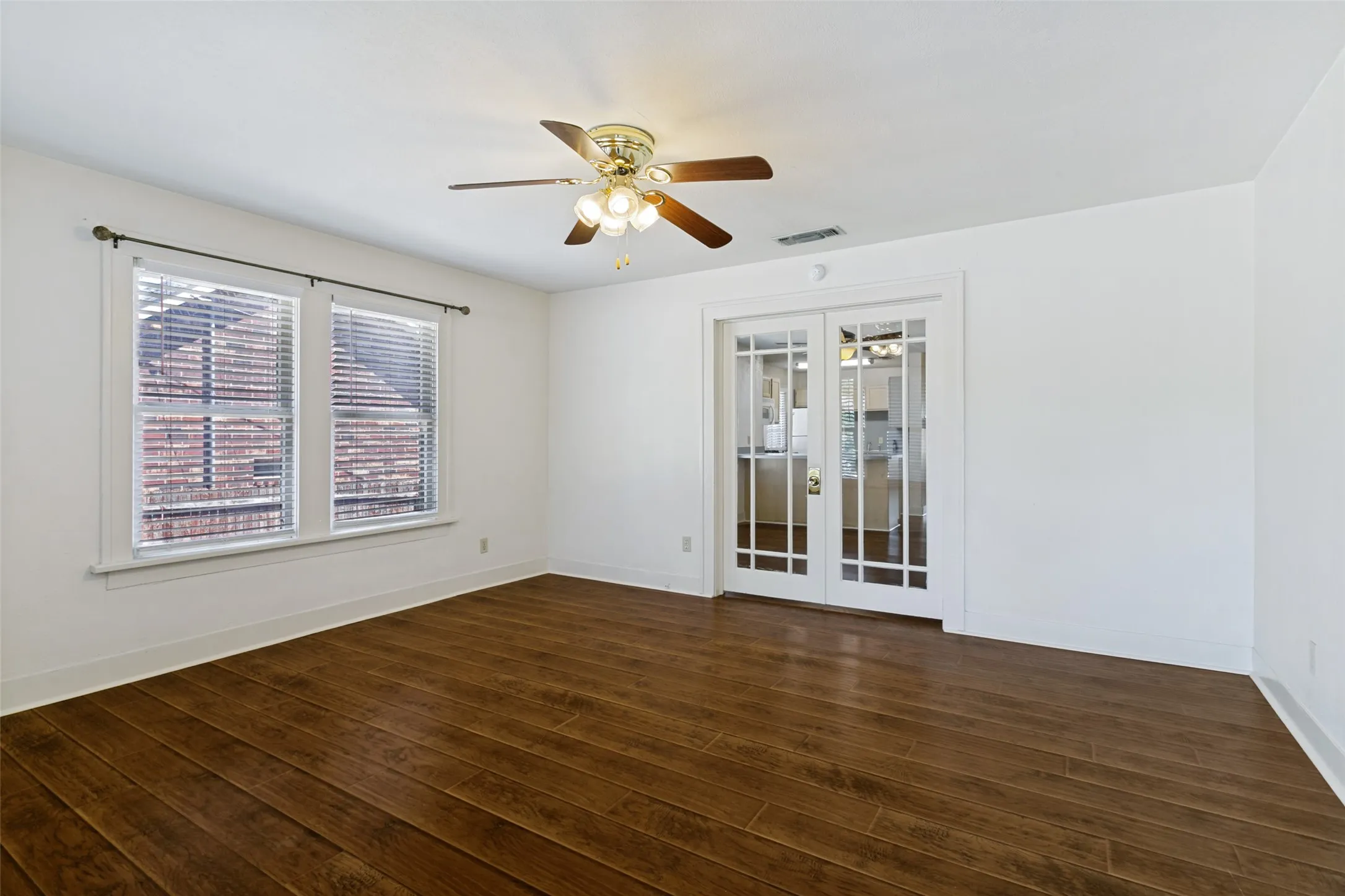 15 x 13 Living room from front door