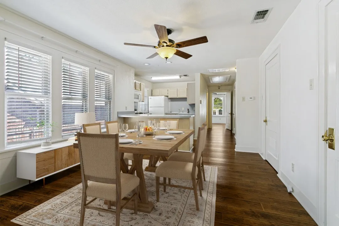 Apartment For Rent in Tarrant County , 3951 Lafayette Avenue, Fort Worth, Texas 76107, 1 Bedroom, 1 Bathroom, Garage spaces, 970 Sqft, built in 1945, mls#21314925, Real Estate Agent in Fort Worth, Homes For Rent in Tarrant county, Homes For Rent in Fort Worth, Realtor in Fort Worth Texas, Real Estate Brokerage Independent Realty Texas, Luminita Cordes Realtor