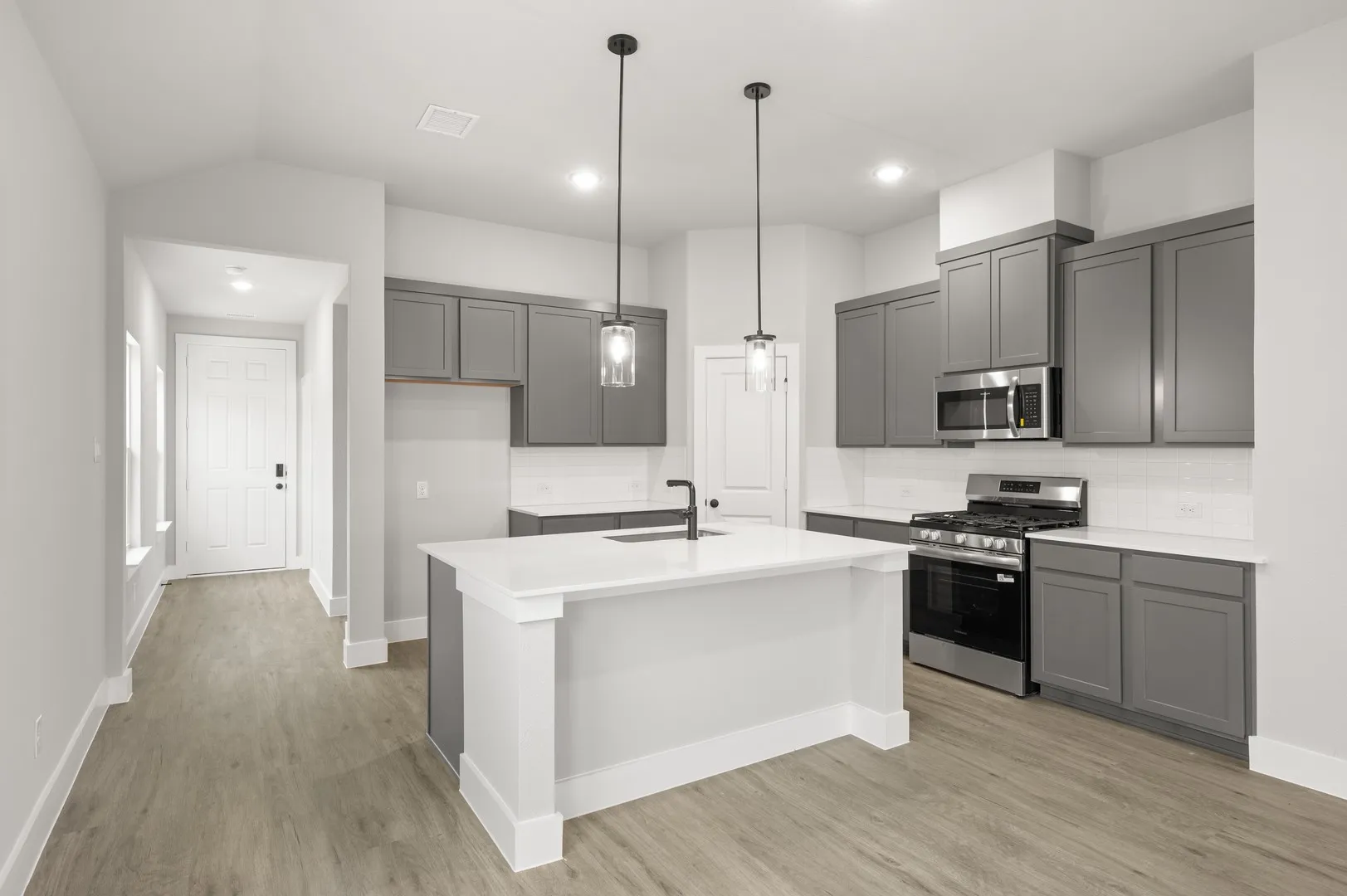 7412 Summer Sunset- Kitchen-4