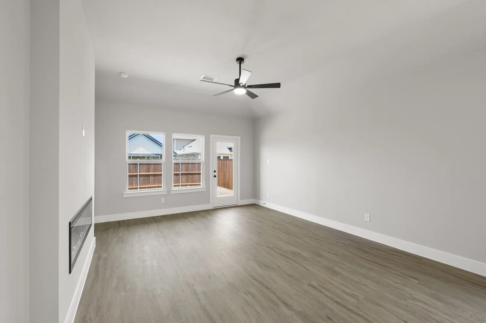 7412 Summer Sunset- Living Room-3