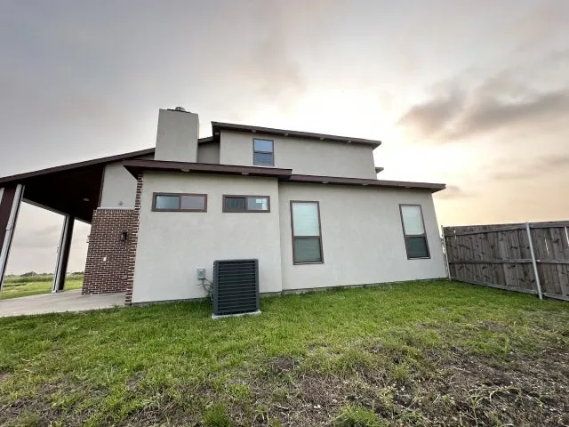 Single Family Residence For Sale in Ellis County , 487 Whispering Way, Red Oak, Texas 75154, 3 Bedroom, 4 Bathroom, 3 Garage spaces, 3,210 Sqft, built in 2022, mls#21314998, Real Estate Agent in Red Oak, Homes For Sale in Ellis county, Homes For Sale in Red Oak, Realtor in Red Oak Texas, Real Estate Brokerage Independent Realty Texas, Luminita Cordes Realtor