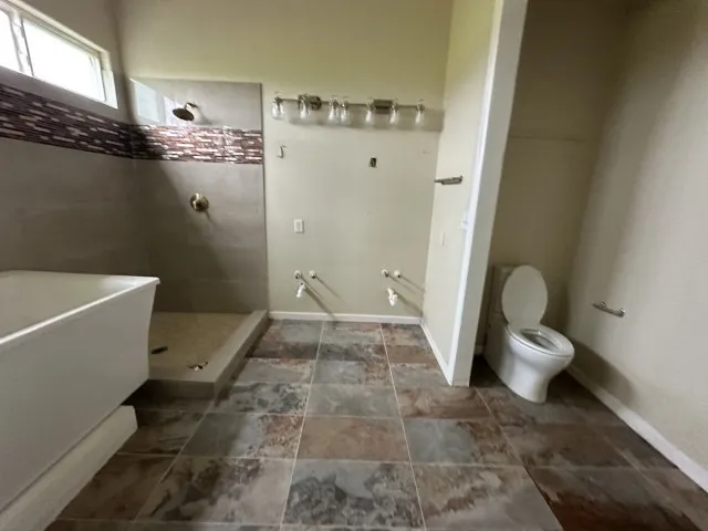 Single Family Residence For Sale in Ellis County , 487 Whispering Way, Red Oak, Texas 75154, 3 Bedroom, 4 Bathroom, 3 Garage spaces, 3,210 Sqft, built in 2022, mls#21314998, Real Estate Agent in Red Oak, Homes For Sale in Ellis county, Homes For Sale in Red Oak, Realtor in Red Oak Texas, Real Estate Brokerage Independent Realty Texas, Luminita Cordes Realtor