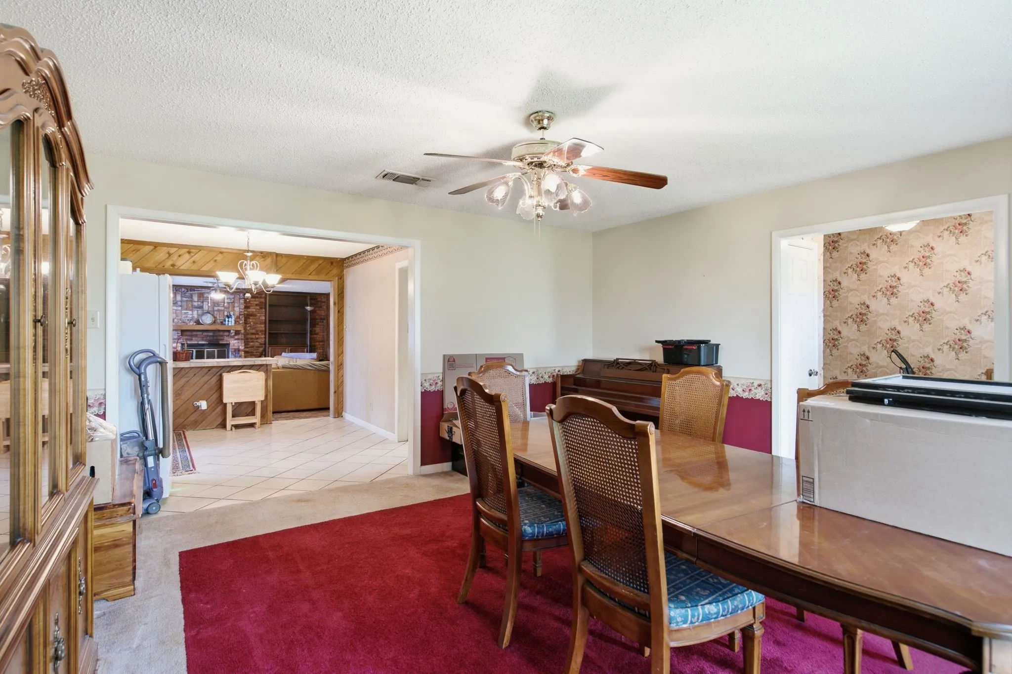 Single Family Residence For Sale in Fannin County , 4574 N State Highway 121, Bonham, Texas 75418, 3 Bedroom, 2 Bathroom, Garage spaces, 2,005 Sqft, built in 1971, mls#21313853, Real Estate Agent in Bonham, Homes For Sale in Fannin county, Homes For Sale in Bonham, Realtor in Bonham Texas, Real Estate Brokerage Independent Realty Texas, Luminita Cordes Realtor