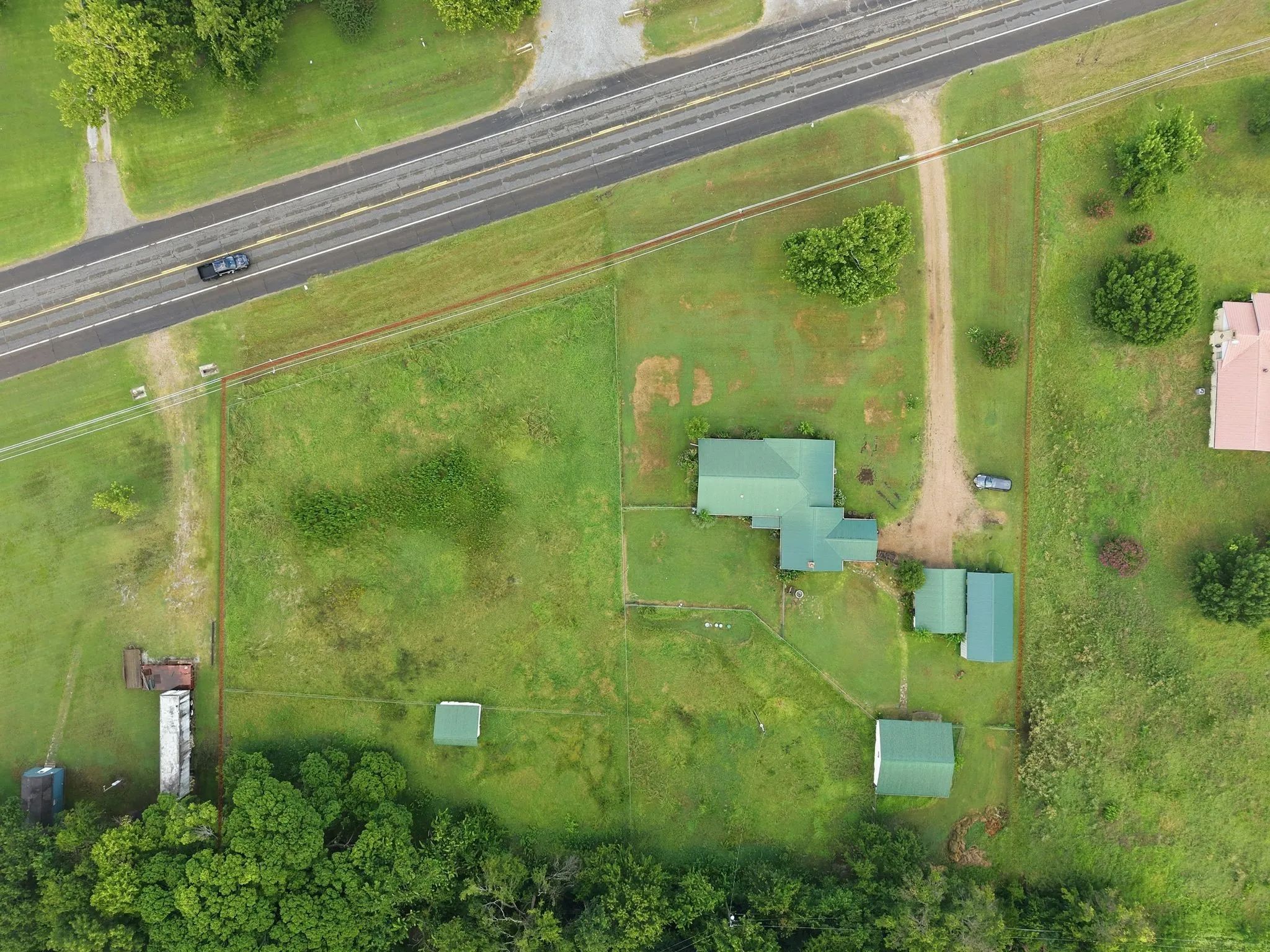 Single Family Residence For Sale in Fannin County , 4574 N State Highway 121, Bonham, Texas 75418, 3 Bedroom, 2 Bathroom, Garage spaces, 2,005 Sqft, built in 1971, mls#21313853, Real Estate Agent in Bonham, Homes For Sale in Fannin county, Homes For Sale in Bonham, Realtor in Bonham Texas, Real Estate Brokerage Independent Realty Texas, Luminita Cordes Realtor