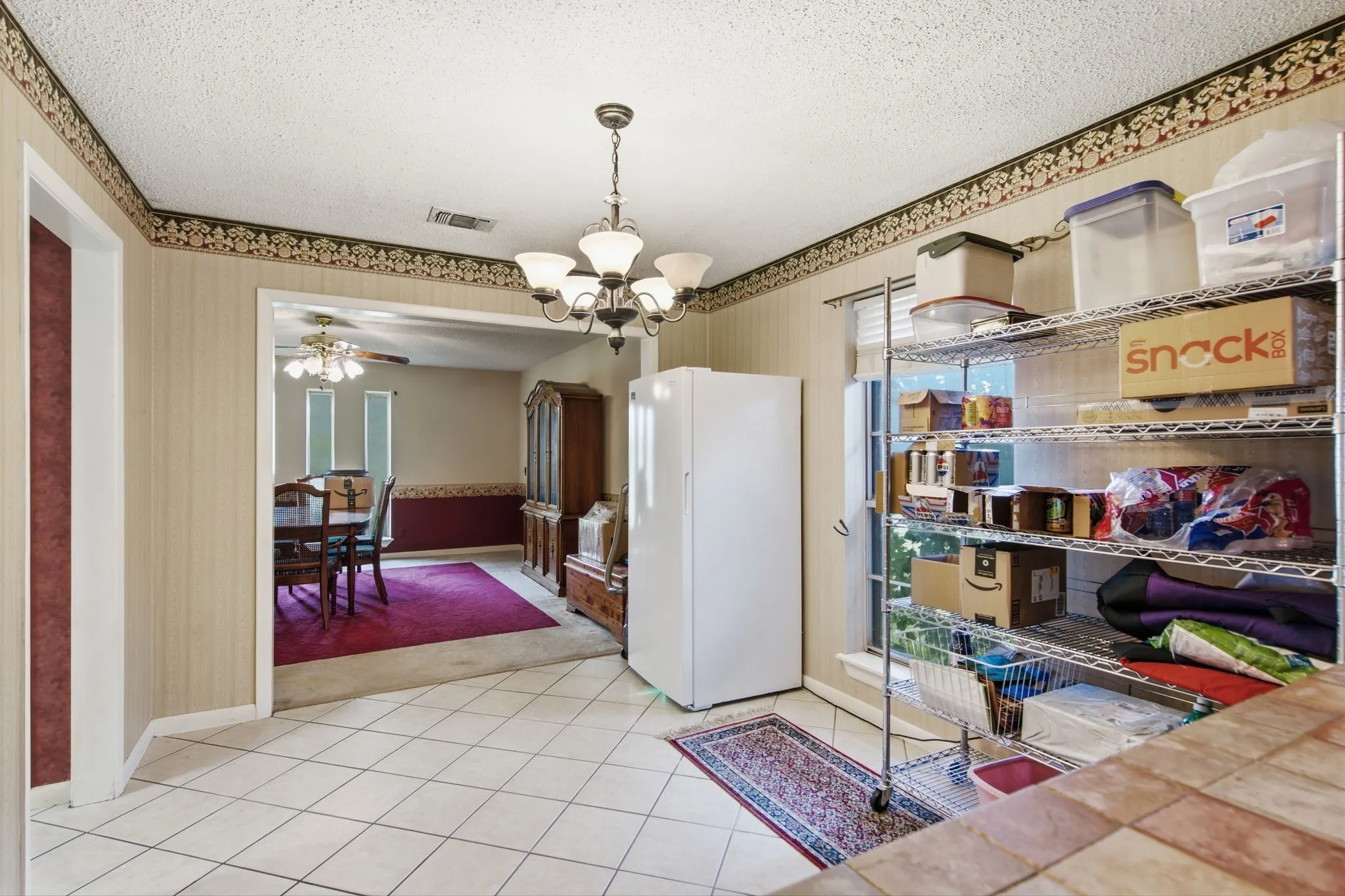 Single Family Residence For Sale in Fannin County , 4574 N State Highway 121, Bonham, Texas 75418, 3 Bedroom, 2 Bathroom, Garage spaces, 2,005 Sqft, built in 1971, mls#21313853, Real Estate Agent in Bonham, Homes For Sale in Fannin county, Homes For Sale in Bonham, Realtor in Bonham Texas, Real Estate Brokerage Independent Realty Texas, Luminita Cordes Realtor