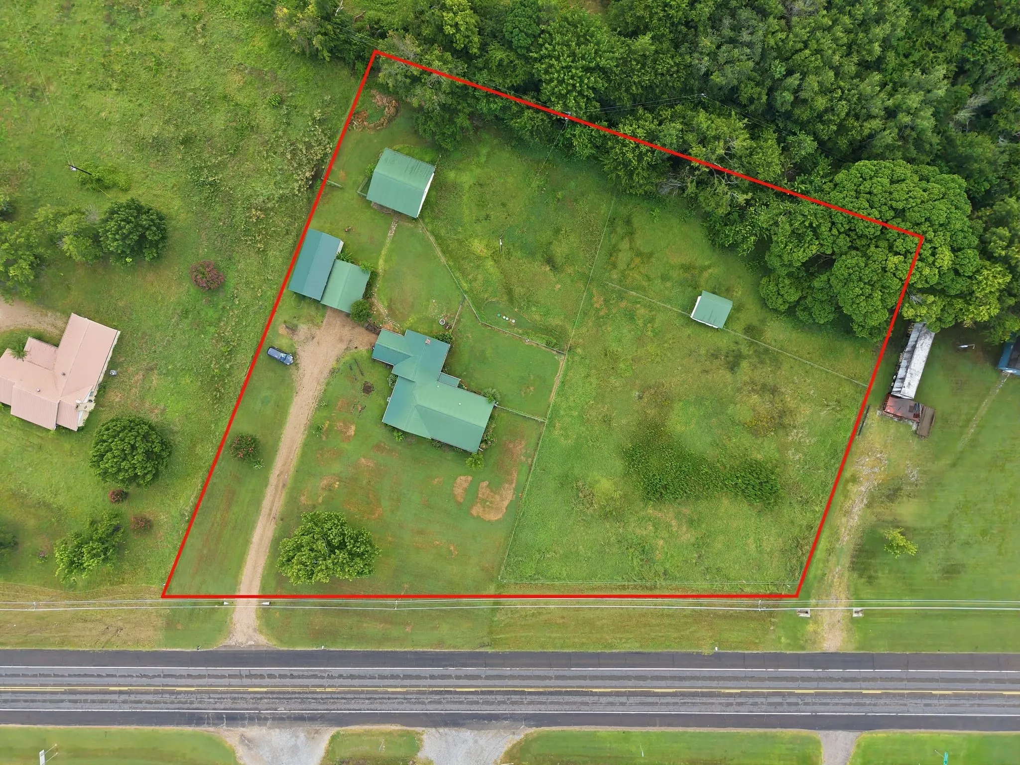 Single Family Residence For Sale in Fannin County , 4574 N State Highway 121, Bonham, Texas 75418, 3 Bedroom, 2 Bathroom, Garage spaces, 2,005 Sqft, built in 1971, mls#21313853, Real Estate Agent in Bonham, Homes For Sale in Fannin county, Homes For Sale in Bonham, Realtor in Bonham Texas, Real Estate Brokerage Independent Realty Texas, Luminita Cordes Realtor