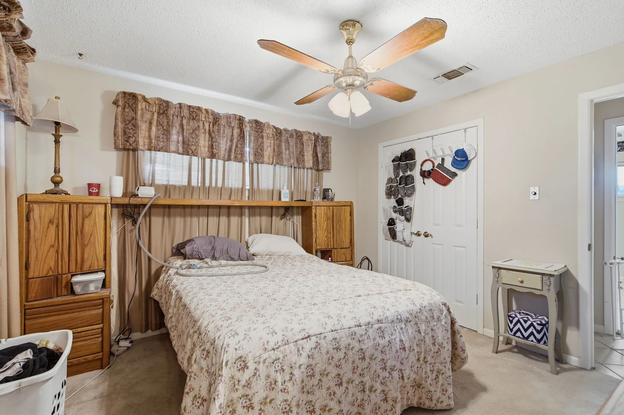 Single Family Residence For Sale in Fannin County , 4574 N State Highway 121, Bonham, Texas 75418, 3 Bedroom, 2 Bathroom, Garage spaces, 2,005 Sqft, built in 1971, mls#21313853, Real Estate Agent in Bonham, Homes For Sale in Fannin county, Homes For Sale in Bonham, Realtor in Bonham Texas, Real Estate Brokerage Independent Realty Texas, Luminita Cordes Realtor
