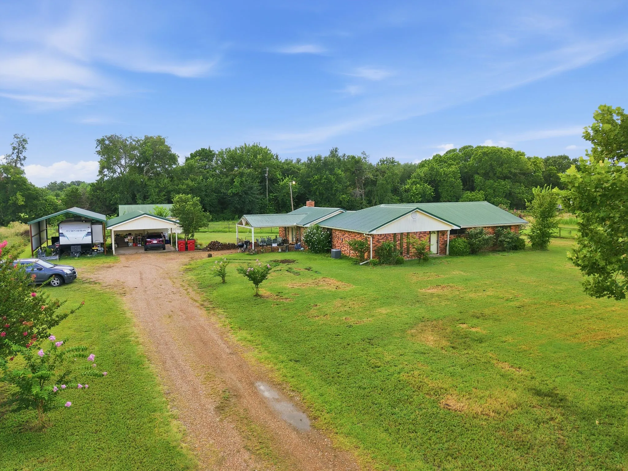 Single Family Residence For Sale in Fannin County , 4574 N State Highway 121, Bonham, Texas 75418, 3 Bedroom, 2 Bathroom, Garage spaces, 2,005 Sqft, built in 1971, mls#21313853, Real Estate Agent in Bonham, Homes For Sale in Fannin county, Homes For Sale in Bonham, Realtor in Bonham Texas, Real Estate Brokerage Independent Realty Texas, Luminita Cordes Realtor