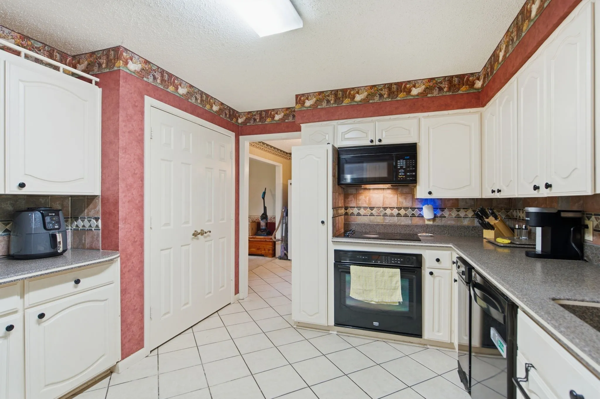 Single Family Residence For Sale in Fannin County , 4574 N State Highway 121, Bonham, Texas 75418, 3 Bedroom, 2 Bathroom, Garage spaces, 2,005 Sqft, built in 1971, mls#21313853, Real Estate Agent in Bonham, Homes For Sale in Fannin county, Homes For Sale in Bonham, Realtor in Bonham Texas, Real Estate Brokerage Independent Realty Texas, Luminita Cordes Realtor