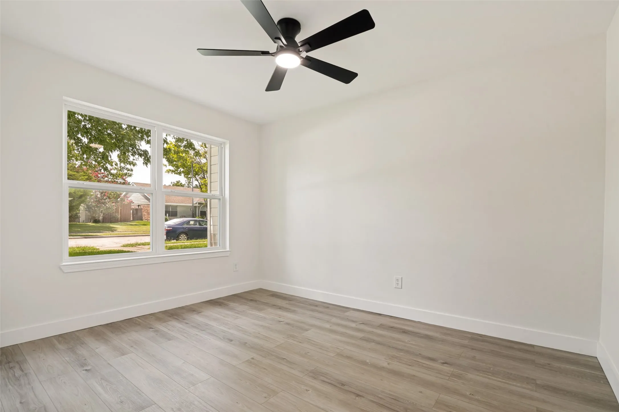 Single Family Residence For Sale in Dallas County , 113 Country View Lane, Garland, Texas 75043, 3 Bedroom, 2 Bathroom, 2 Garage spaces, 1,723 Sqft, built in 1984, mls#21315012, Real Estate Agent in Garland, Homes For Sale in Dallas county, Homes For Sale in Garland, Realtor in Garland Texas, Real Estate Brokerage Independent Realty Texas, Luminita Cordes Realtor