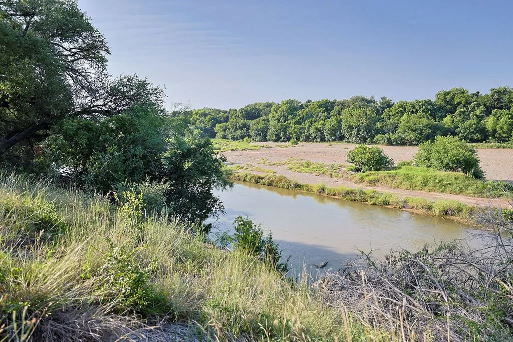 Over 500 ft. of River Frontage