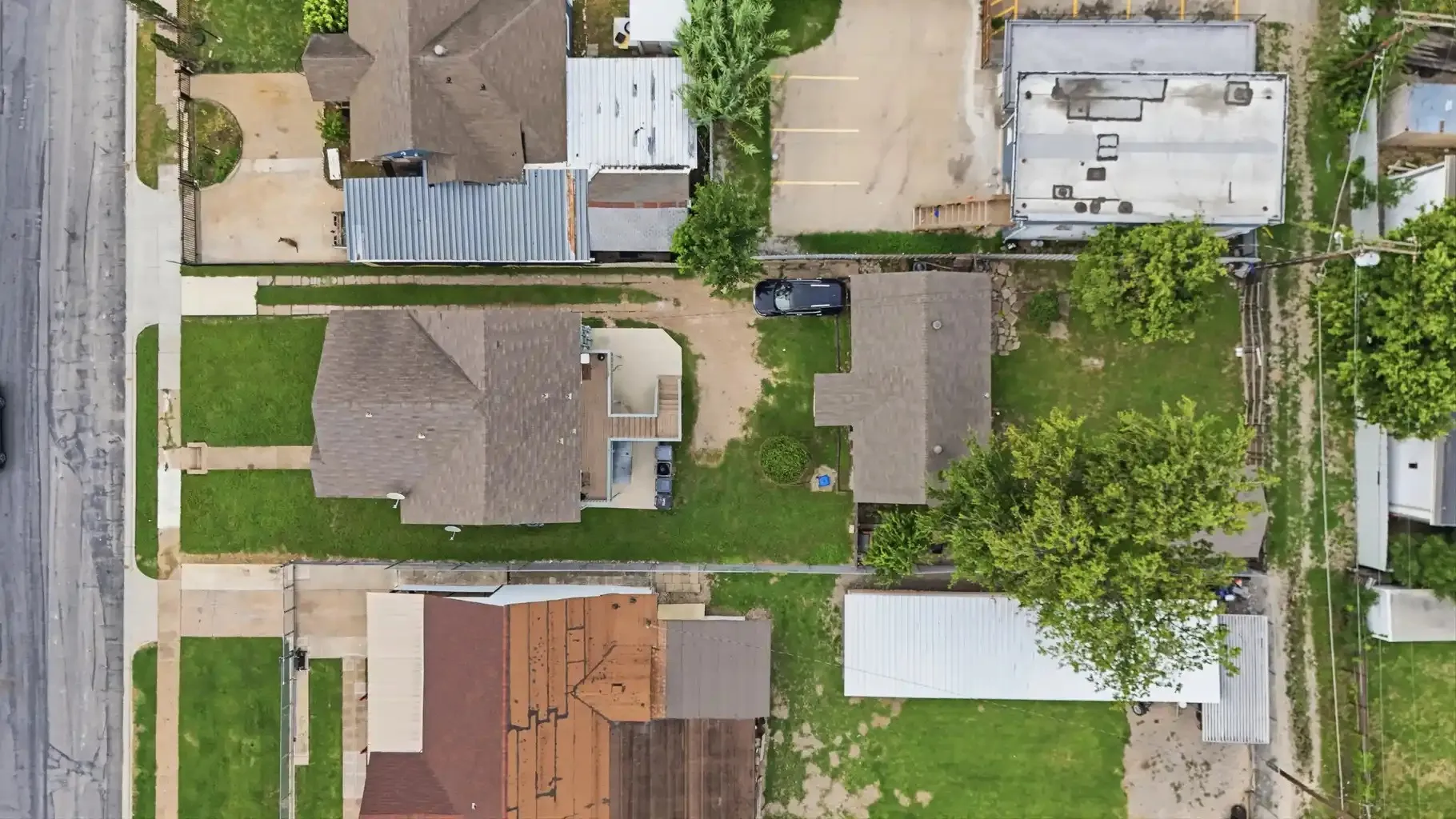 Apartment For Sale in Dallas County , 2308 Britton Drive, Dallas, Texas 75216, 6 Bedrooms, 5 Bathrooms, Garage spaces, 2,617 Sqft, built in 1925, Price $499,000, mls#21313341, Real Estate Agent in Dallas, Homes For Sale in Dallas county, Homes For Sale in Dallas, Realtor in Dallas Texas, Real Estate Brokerage Independent Realty Texas, Luminita Cordes Realtor