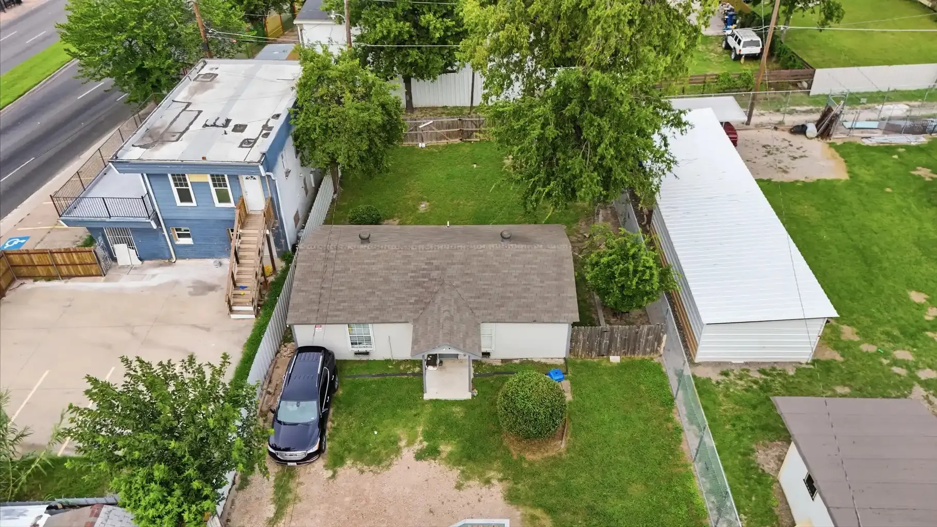 Apartment For Sale in Dallas County , 2308 Britton Drive, Dallas, Texas 75216, 6 Bedrooms, 5 Bathrooms, Garage spaces, 2,617 Sqft, built in 1925, Price $499,000, mls#21313341, Real Estate Agent in Dallas, Homes For Sale in Dallas county, Homes For Sale in Dallas, Realtor in Dallas Texas, Real Estate Brokerage Independent Realty Texas, Luminita Cordes Realtor