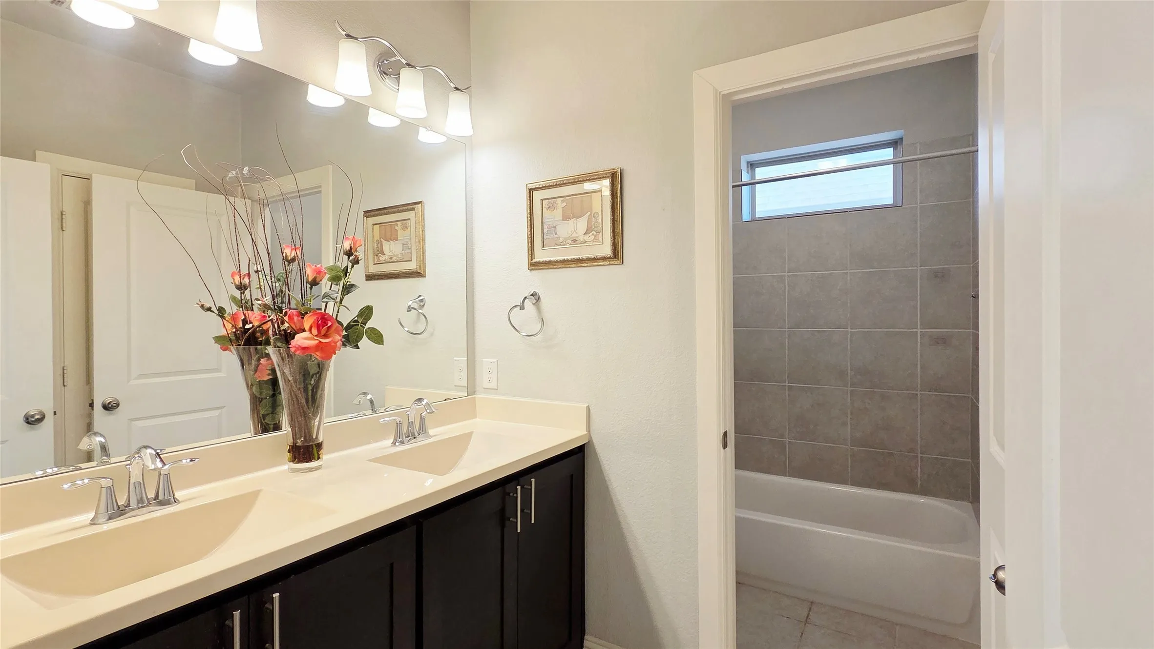 Single Family Residence For Sale in Dallas County , 2232 W Dutch Drive, Richardson, Texas 75080, 4 Bedroom, 4 Bathroom, 2 Garage spaces, 2,795 Sqft, built in 2014, mls#21312939, Real Estate Agent in Richardson, Homes For Sale in Dallas county, Homes For Sale in Richardson, Realtor in Richardson Texas, Real Estate Brokerage Independent Realty Texas, Luminita Cordes Realtor