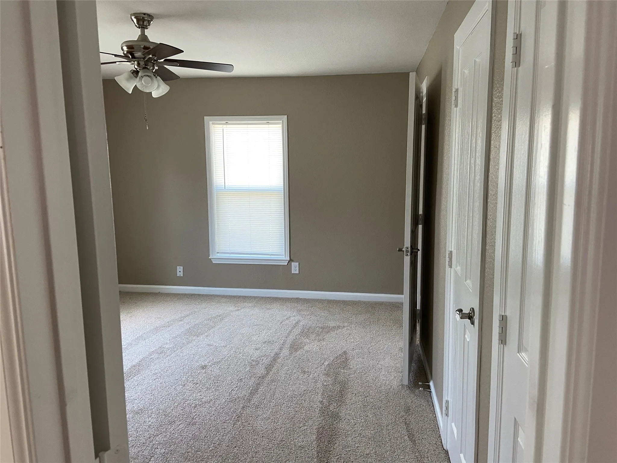 Single Family Residence For Sale in Parker County , 506 N Lamar Street, Weatherford, Texas 76086, 2 Bedroom, 1 Bathroom, 1 Garage spaces, 900 Sqft, built in 0, mls#21299618, Real Estate Agent in Weatherford, Homes For Sale in Parker county, Homes For Sale in Weatherford, Realtor in Weatherford Texas, Real Estate Brokerage Independent Realty Texas, Luminita Cordes Realtor
