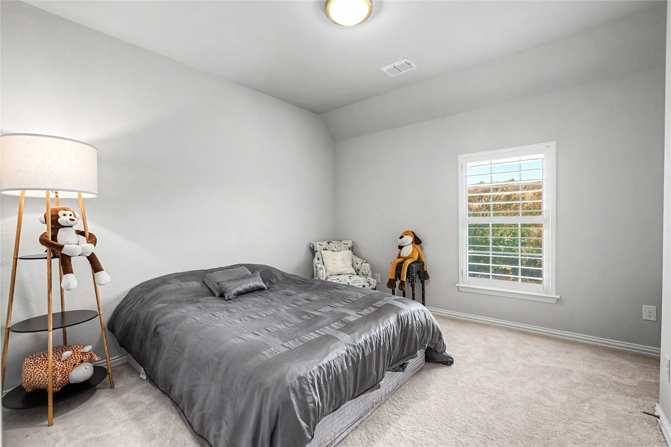 Single Family Residence For Sale in Tarrant County , 3801 Plum Vista Place, Arlington, Texas 76005, 4 Bedroom, 4 Bathroom, 2 Garage spaces, 3,850 Sqft, built in 2013, mls#21310870, Real Estate Agent in Arlington, Homes For Sale in Tarrant county, Homes For Sale in Arlington, Realtor in Arlington Texas, Real Estate Brokerage Independent Realty Texas, Luminita Cordes Realtor