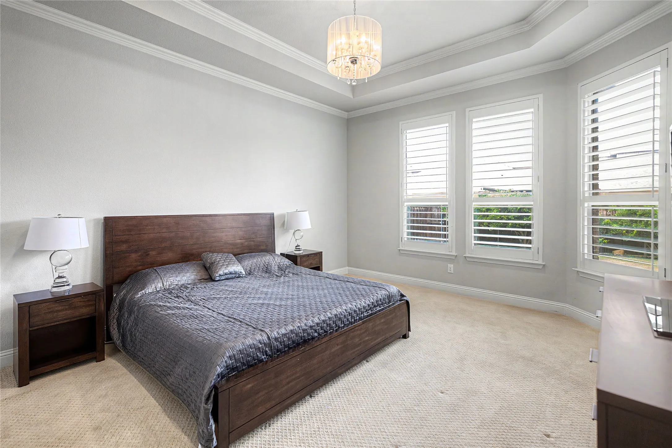 Single Family Residence For Sale in Tarrant County , 3801 Plum Vista Place, Arlington, Texas 76005, 4 Bedroom, 4 Bathroom, 2 Garage spaces, 3,850 Sqft, built in 2013, mls#21310870, Real Estate Agent in Arlington, Homes For Sale in Tarrant county, Homes For Sale in Arlington, Realtor in Arlington Texas, Real Estate Brokerage Independent Realty Texas, Luminita Cordes Realtor