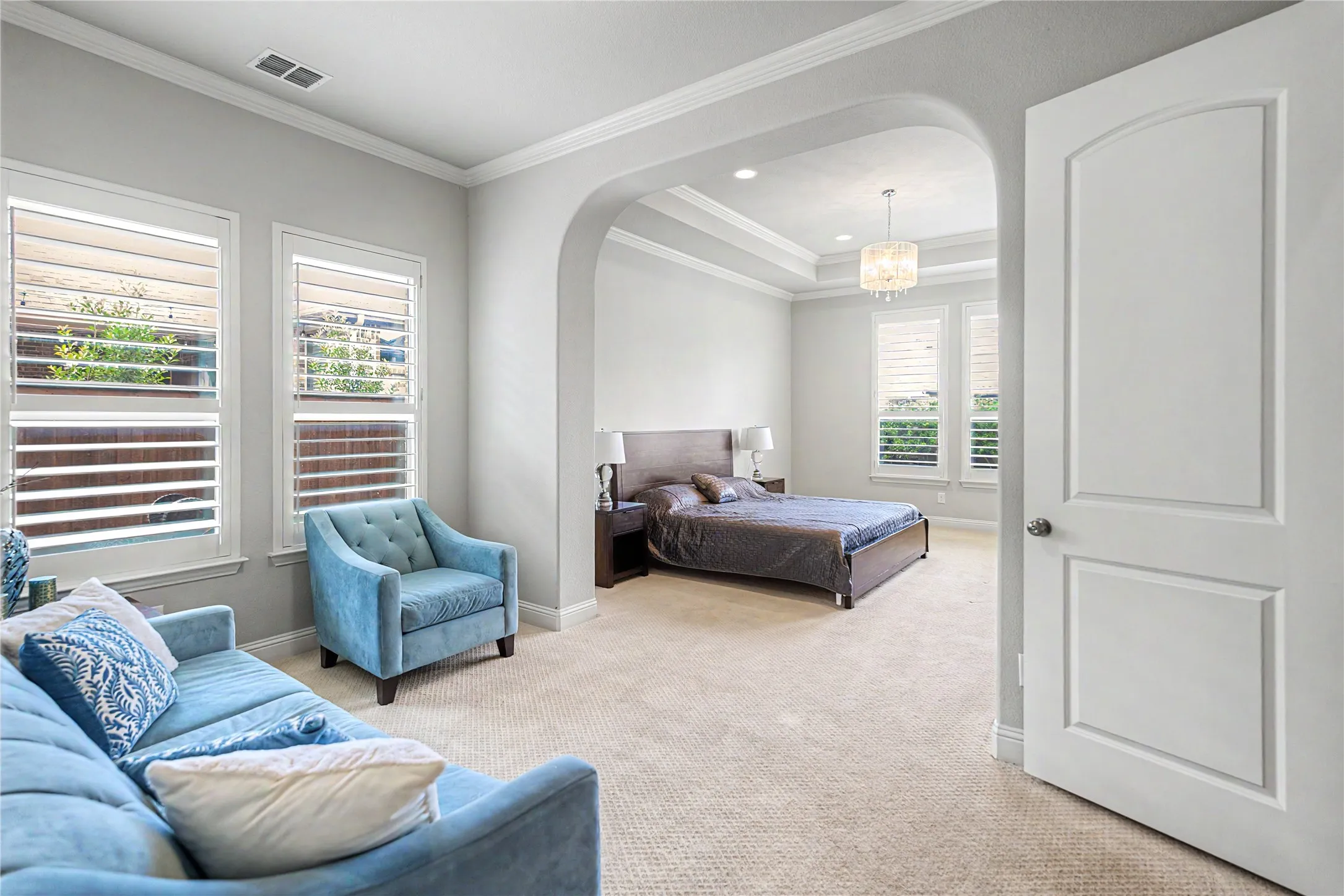 Single Family Residence For Sale in Tarrant County , 3801 Plum Vista Place, Arlington, Texas 76005, 4 Bedroom, 4 Bathroom, 2 Garage spaces, 3,850 Sqft, built in 2013, mls#21310870, Real Estate Agent in Arlington, Homes For Sale in Tarrant county, Homes For Sale in Arlington, Realtor in Arlington Texas, Real Estate Brokerage Independent Realty Texas, Luminita Cordes Realtor