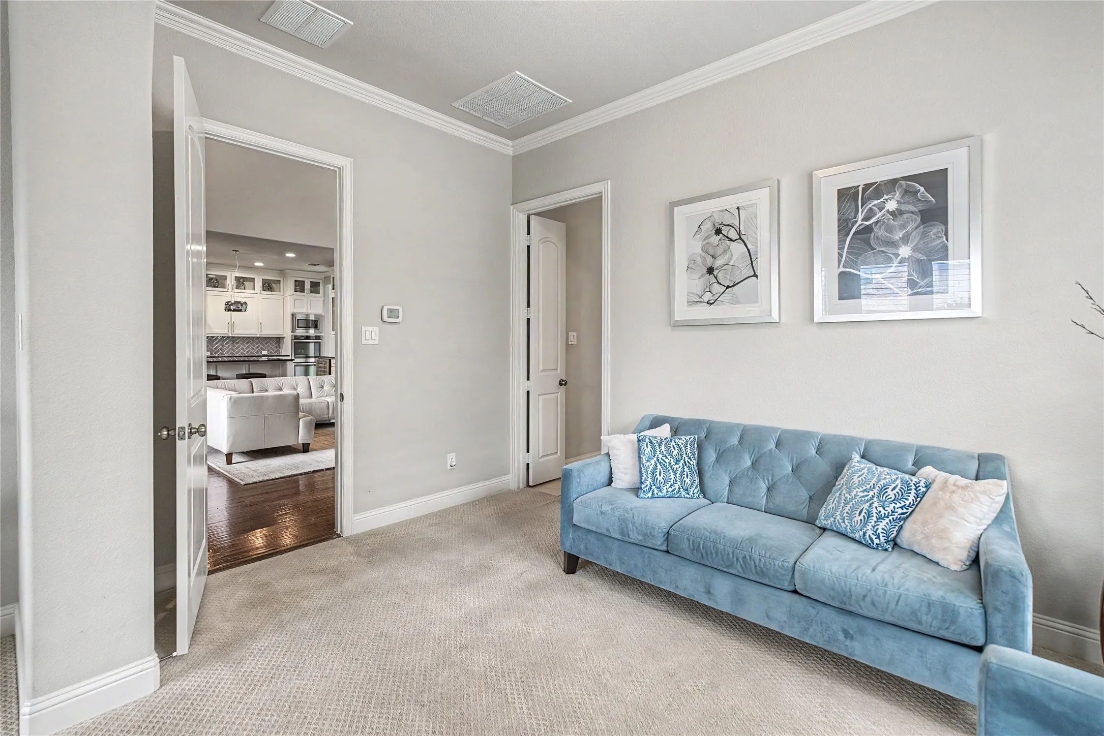Single Family Residence For Sale in Tarrant County , 3801 Plum Vista Place, Arlington, Texas 76005, 4 Bedroom, 4 Bathroom, 2 Garage spaces, 3,850 Sqft, built in 2013, mls#21310870, Real Estate Agent in Arlington, Homes For Sale in Tarrant county, Homes For Sale in Arlington, Realtor in Arlington Texas, Real Estate Brokerage Independent Realty Texas, Luminita Cordes Realtor