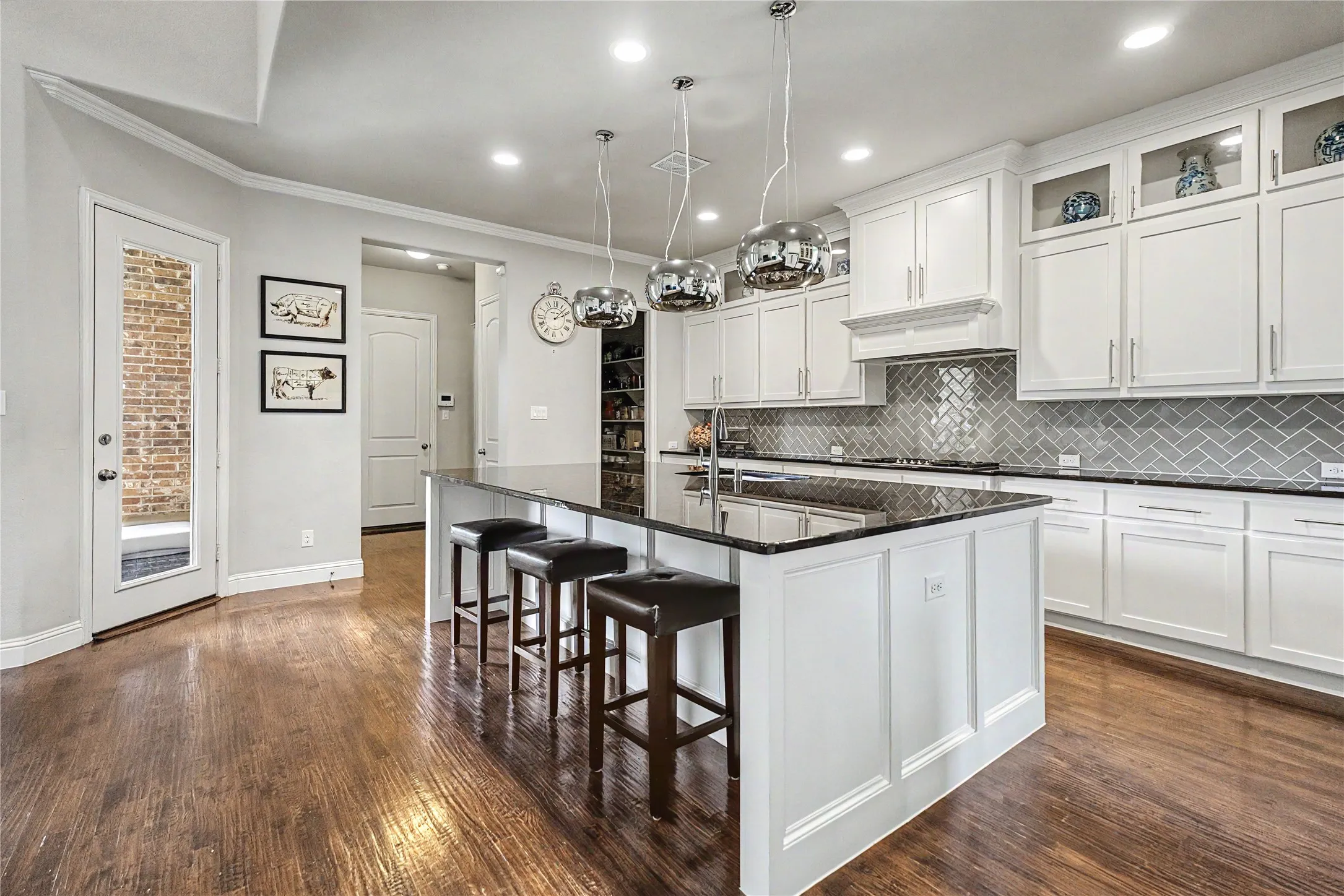 Single Family Residence For Sale in Tarrant County , 3801 Plum Vista Place, Arlington, Texas 76005, 4 Bedroom, 4 Bathroom, 2 Garage spaces, 3,850 Sqft, built in 2013, mls#21310870, Real Estate Agent in Arlington, Homes For Sale in Tarrant county, Homes For Sale in Arlington, Realtor in Arlington Texas, Real Estate Brokerage Independent Realty Texas, Luminita Cordes Realtor