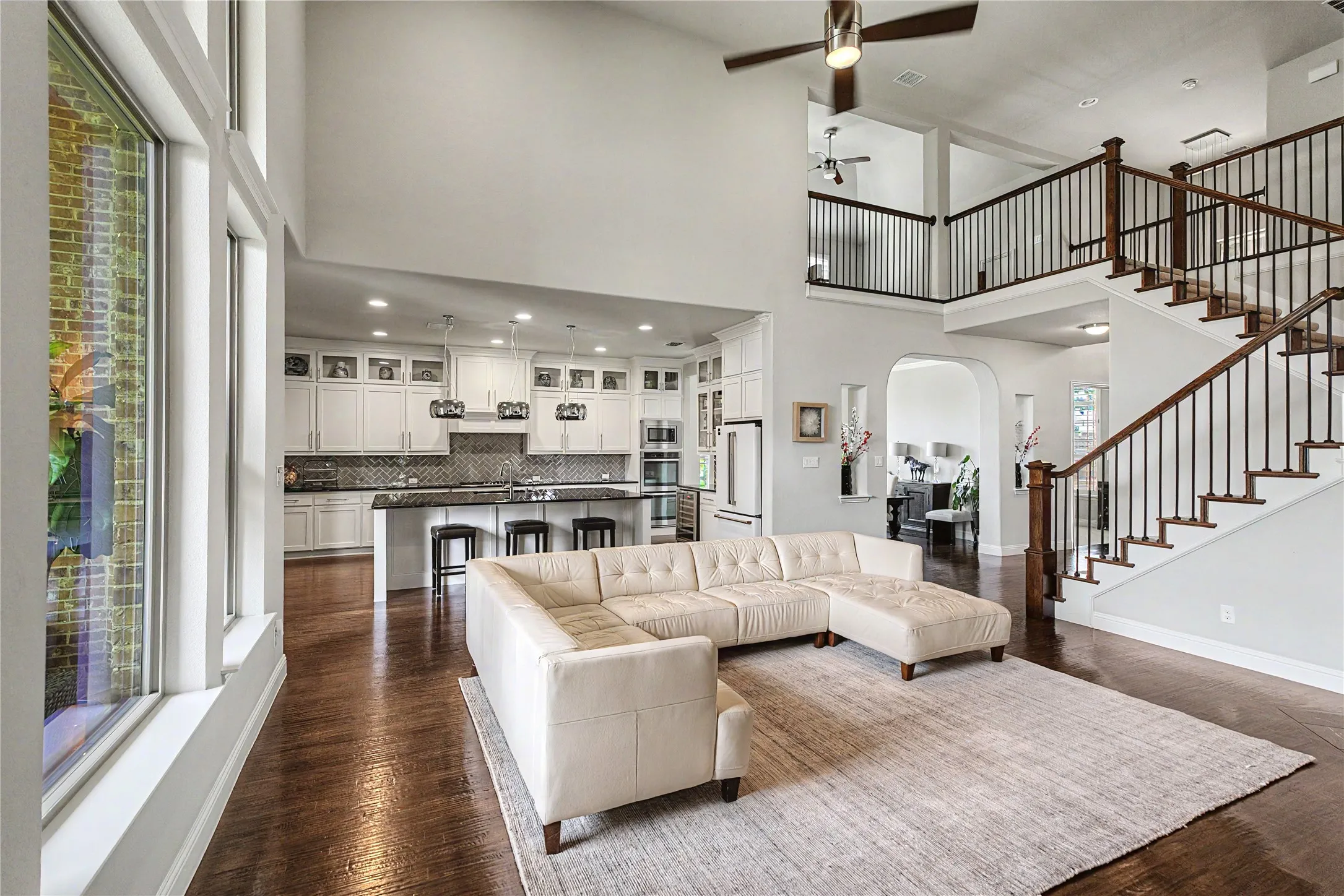 Single Family Residence For Sale in Tarrant County , 3801 Plum Vista Place, Arlington, Texas 76005, 4 Bedroom, 4 Bathroom, 2 Garage spaces, 3,850 Sqft, built in 2013, mls#21310870, Real Estate Agent in Arlington, Homes For Sale in Tarrant county, Homes For Sale in Arlington, Realtor in Arlington Texas, Real Estate Brokerage Independent Realty Texas, Luminita Cordes Realtor