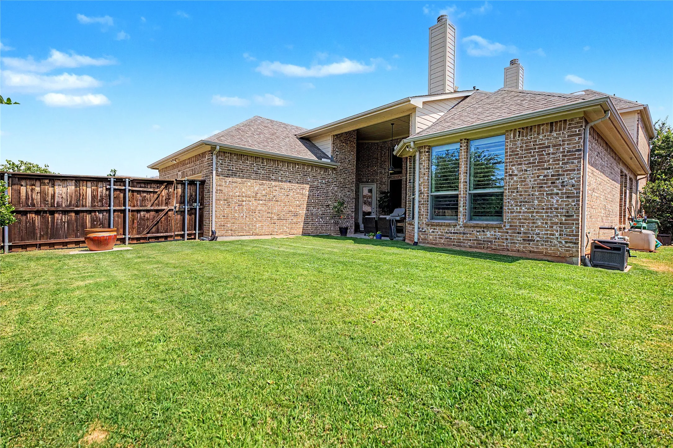 Single Family Residence For Sale in Tarrant County , 3801 Plum Vista Place, Arlington, Texas 76005, 4 Bedroom, 4 Bathroom, 2 Garage spaces, 3,850 Sqft, built in 2013, mls#21310870, Real Estate Agent in Arlington, Homes For Sale in Tarrant county, Homes For Sale in Arlington, Realtor in Arlington Texas, Real Estate Brokerage Independent Realty Texas, Luminita Cordes Realtor