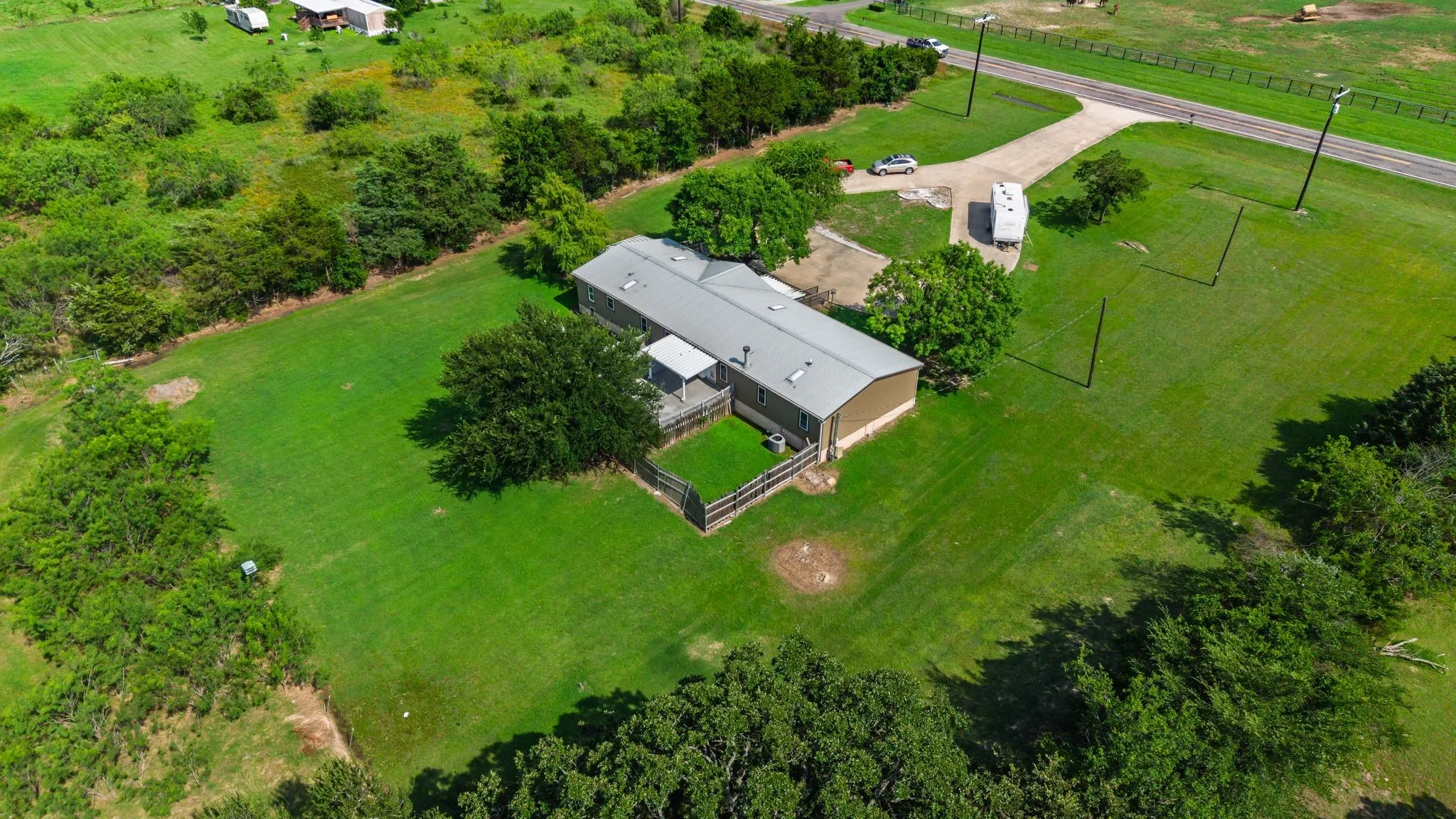 Mobile Home For Sale in Hunt County , 686 FM 1903, Greenville, Texas 75402, 4 Bedroom, 2 Bathroom, Garage spaces, 2,880 Sqft, built in 2002, mls#21315026, Real Estate Agent in Greenville, Homes For Sale in Hunt county, Homes For Sale in Greenville, Realtor in Greenville Texas, Real Estate Brokerage Independent Realty Texas, Luminita Cordes Realtor