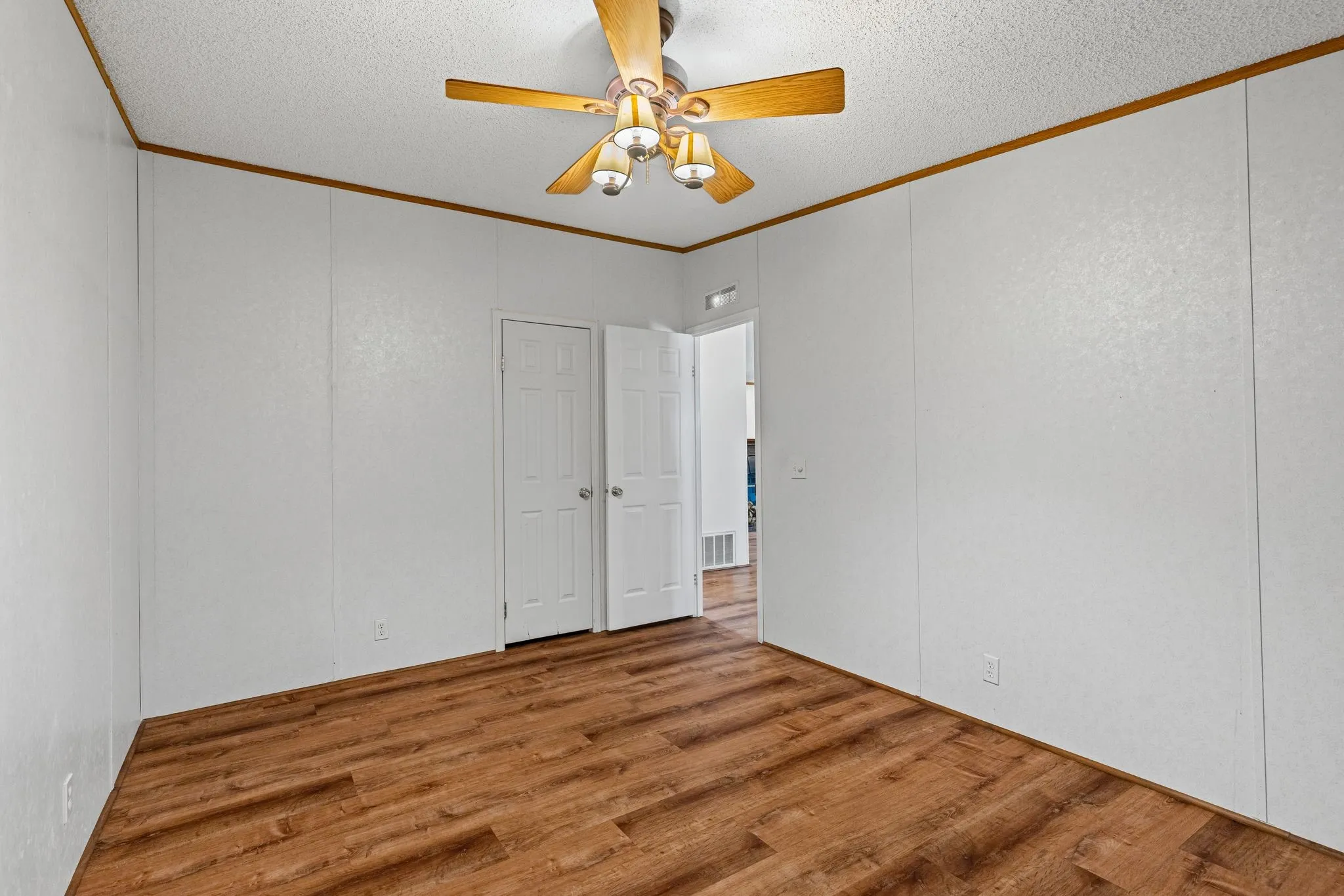Mobile Home For Sale in Hunt County , 686 FM 1903, Greenville, Texas 75402, 4 Bedroom, 2 Bathroom, Garage spaces, 2,880 Sqft, built in 2002, mls#21315026, Real Estate Agent in Greenville, Homes For Sale in Hunt county, Homes For Sale in Greenville, Realtor in Greenville Texas, Real Estate Brokerage Independent Realty Texas, Luminita Cordes Realtor