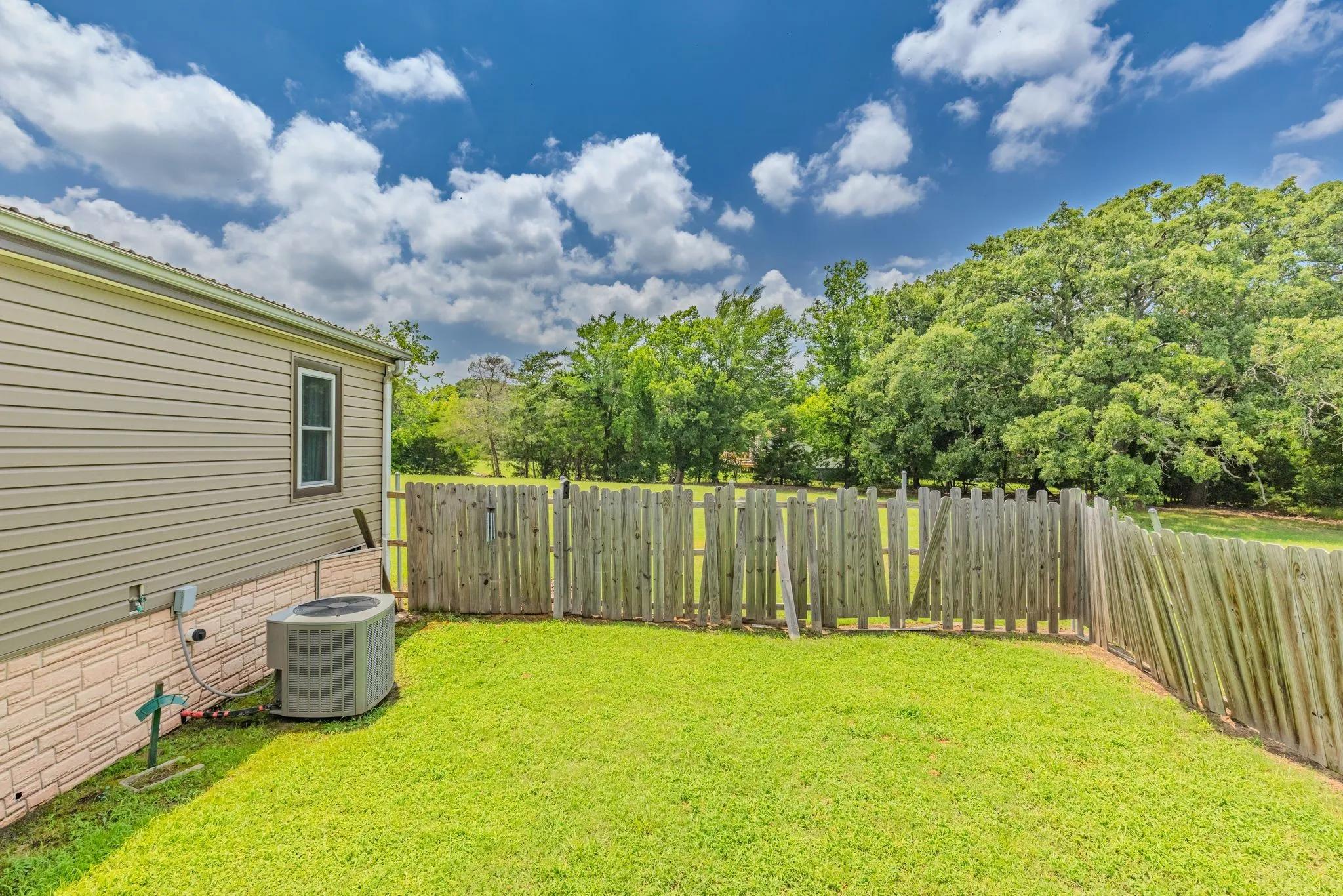 Mobile Home For Sale in Hunt County , 686 FM 1903, Greenville, Texas 75402, 4 Bedroom, 2 Bathroom, Garage spaces, 2,880 Sqft, built in 2002, mls#21315026, Real Estate Agent in Greenville, Homes For Sale in Hunt county, Homes For Sale in Greenville, Realtor in Greenville Texas, Real Estate Brokerage Independent Realty Texas, Luminita Cordes Realtor