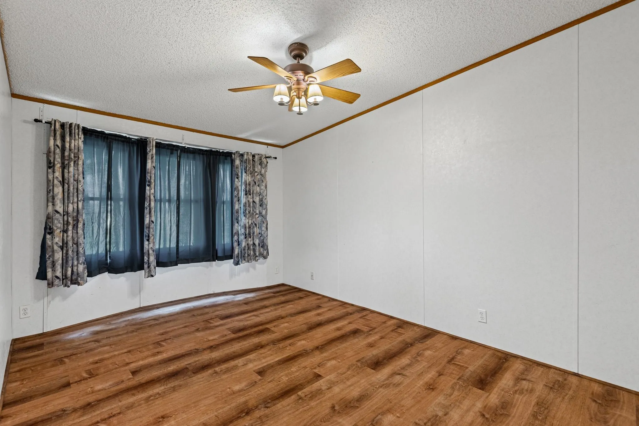 Mobile Home For Sale in Hunt County , 686 FM 1903, Greenville, Texas 75402, 4 Bedroom, 2 Bathroom, Garage spaces, 2,880 Sqft, built in 2002, mls#21315026, Real Estate Agent in Greenville, Homes For Sale in Hunt county, Homes For Sale in Greenville, Realtor in Greenville Texas, Real Estate Brokerage Independent Realty Texas, Luminita Cordes Realtor