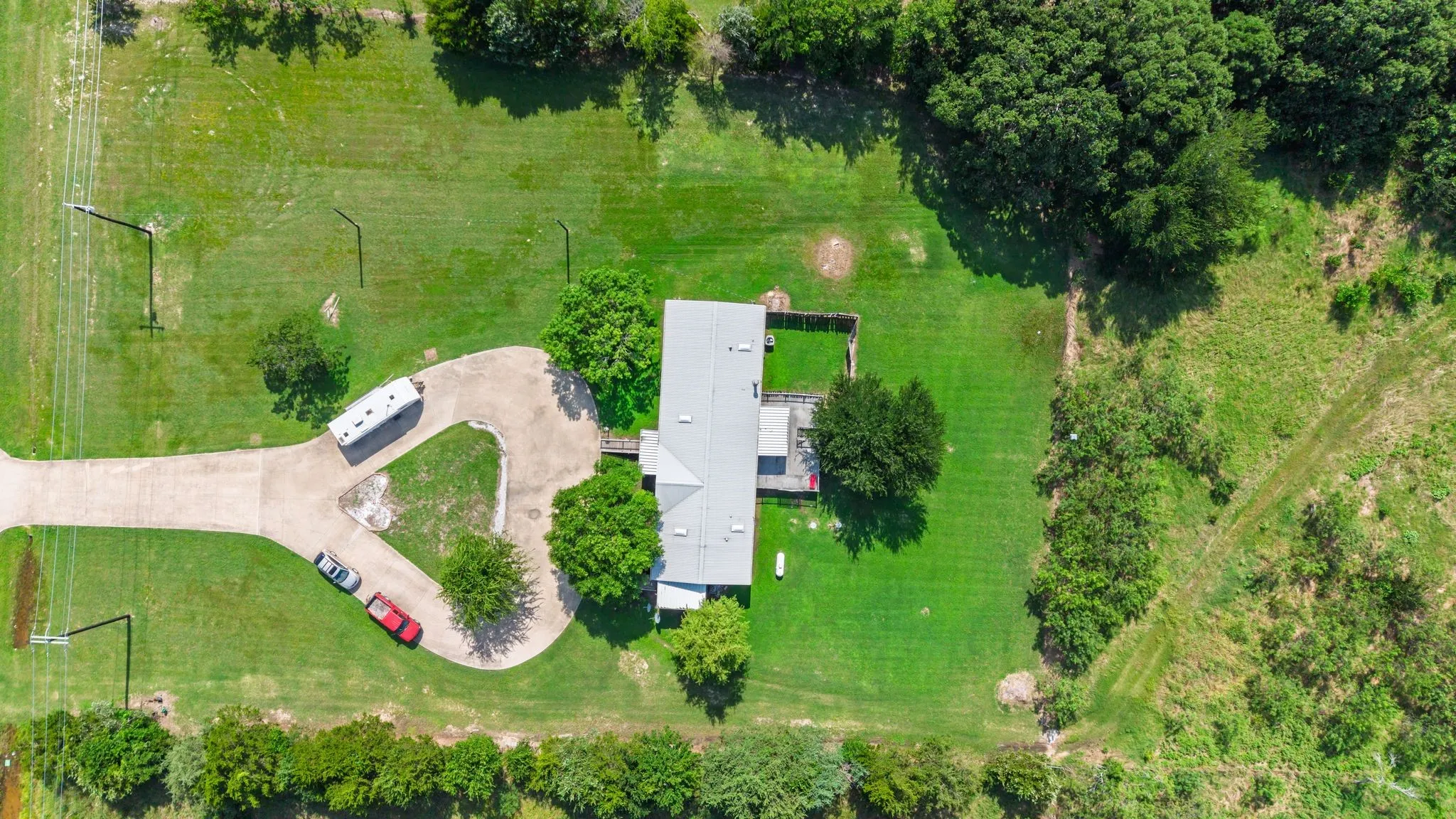 Mobile Home For Sale in Hunt County , 686 FM 1903, Greenville, Texas 75402, 4 Bedroom, 2 Bathroom, Garage spaces, 2,880 Sqft, built in 2002, mls#21315026, Real Estate Agent in Greenville, Homes For Sale in Hunt county, Homes For Sale in Greenville, Realtor in Greenville Texas, Real Estate Brokerage Independent Realty Texas, Luminita Cordes Realtor