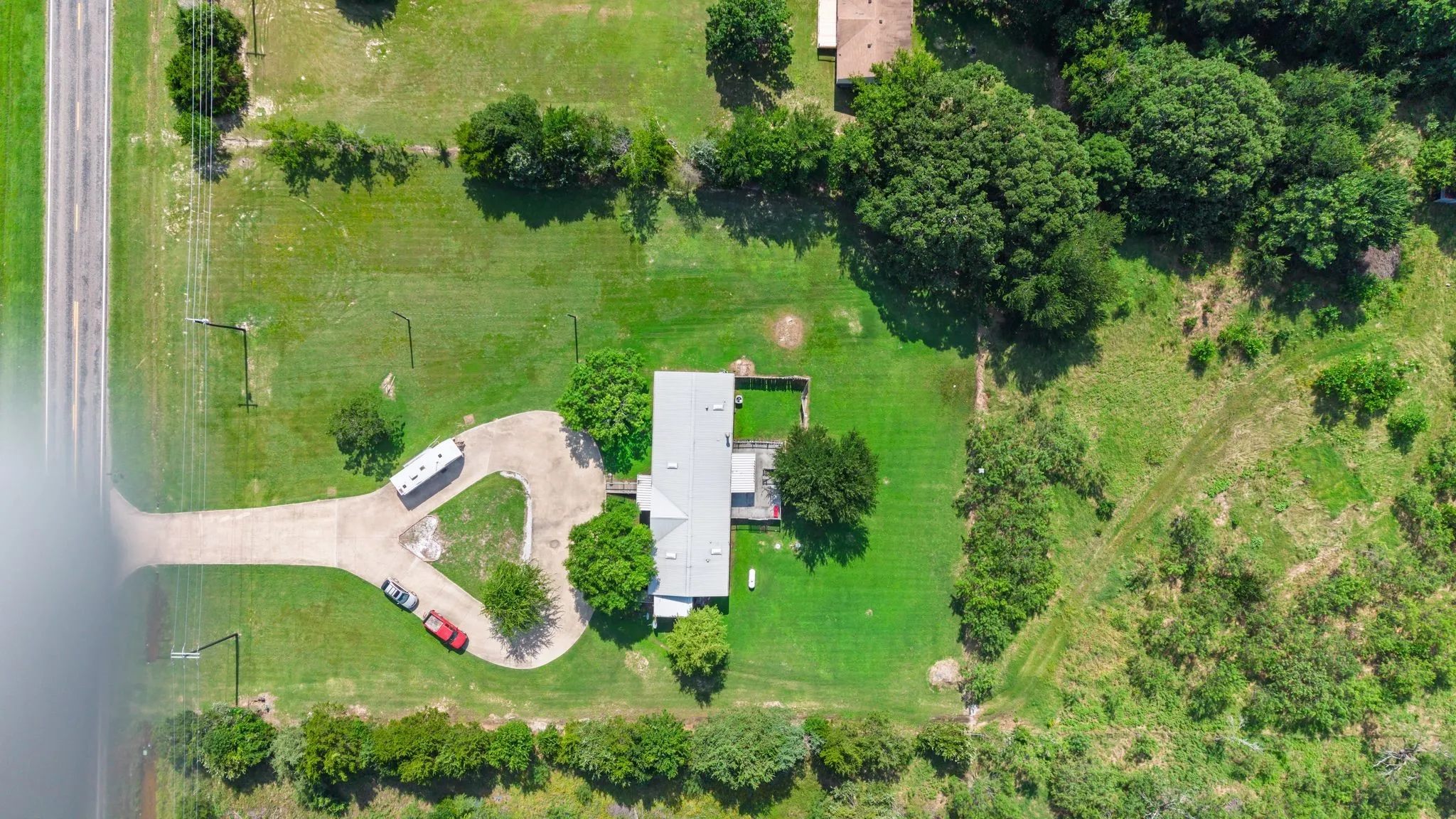 Mobile Home For Sale in Hunt County , 686 FM 1903, Greenville, Texas 75402, 4 Bedroom, 2 Bathroom, Garage spaces, 2,880 Sqft, built in 2002, mls#21315026, Real Estate Agent in Greenville, Homes For Sale in Hunt county, Homes For Sale in Greenville, Realtor in Greenville Texas, Real Estate Brokerage Independent Realty Texas, Luminita Cordes Realtor