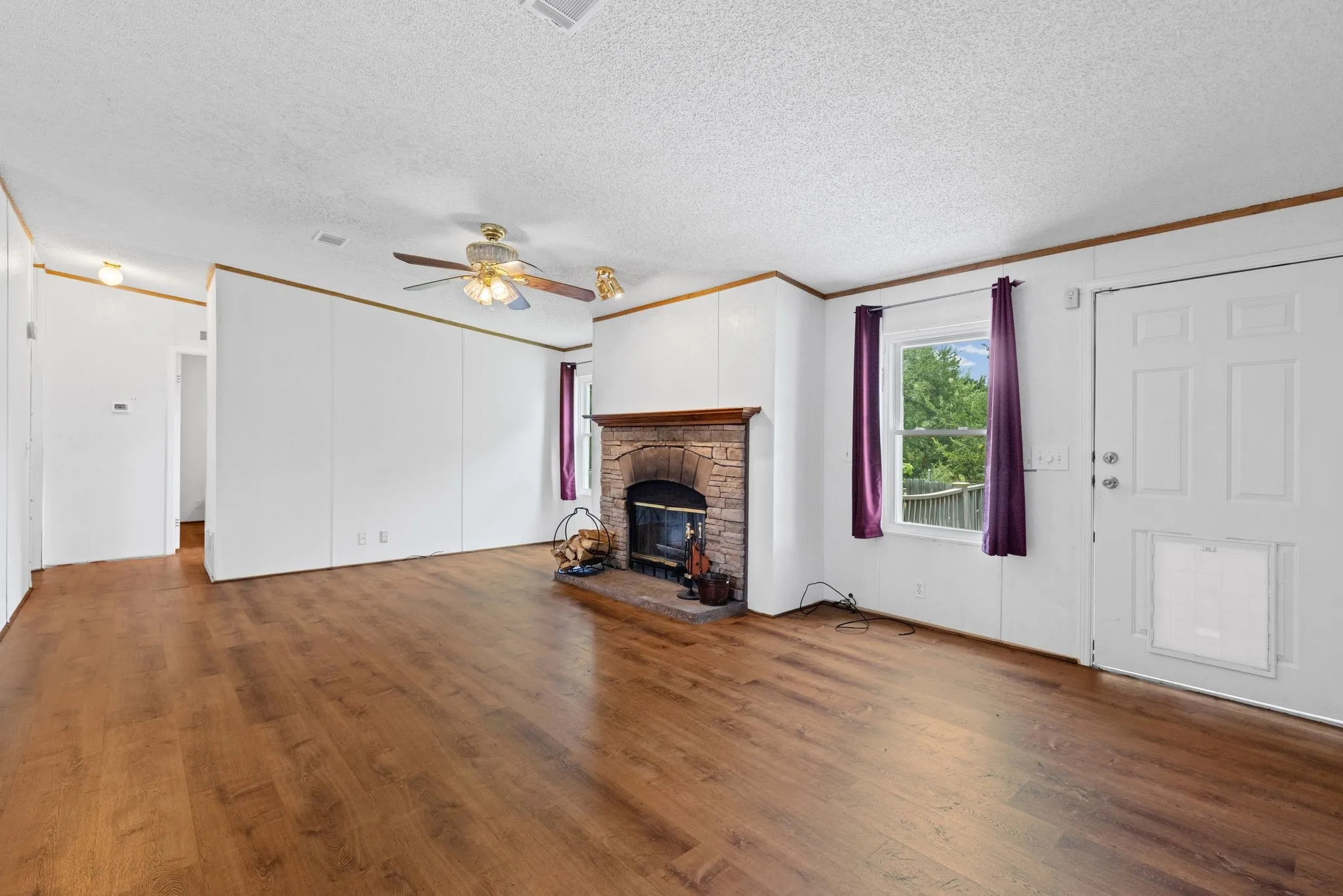 Mobile Home For Sale in Hunt County , 686 FM 1903, Greenville, Texas 75402, 4 Bedroom, 2 Bathroom, Garage spaces, 2,880 Sqft, built in 2002, mls#21315026, Real Estate Agent in Greenville, Homes For Sale in Hunt county, Homes For Sale in Greenville, Realtor in Greenville Texas, Real Estate Brokerage Independent Realty Texas, Luminita Cordes Realtor