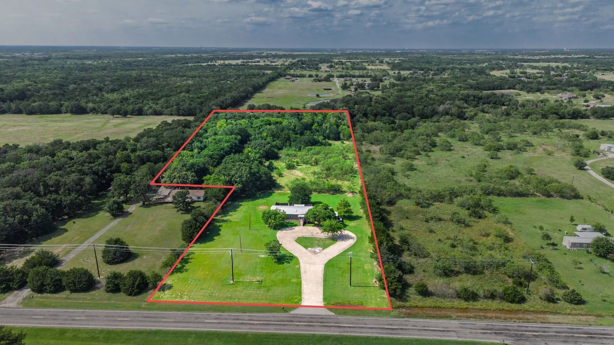 Mobile Home For Sale in Hunt County , 686 FM 1903, Greenville, Texas 75402, 4 Bedroom, 2 Bathroom, Garage spaces, 2,880 Sqft, built in 2002, mls#21315026, Real Estate Agent in Greenville, Homes For Sale in Hunt county, Homes For Sale in Greenville, Realtor in Greenville Texas, Real Estate Brokerage Independent Realty Texas, Luminita Cordes Realtor
