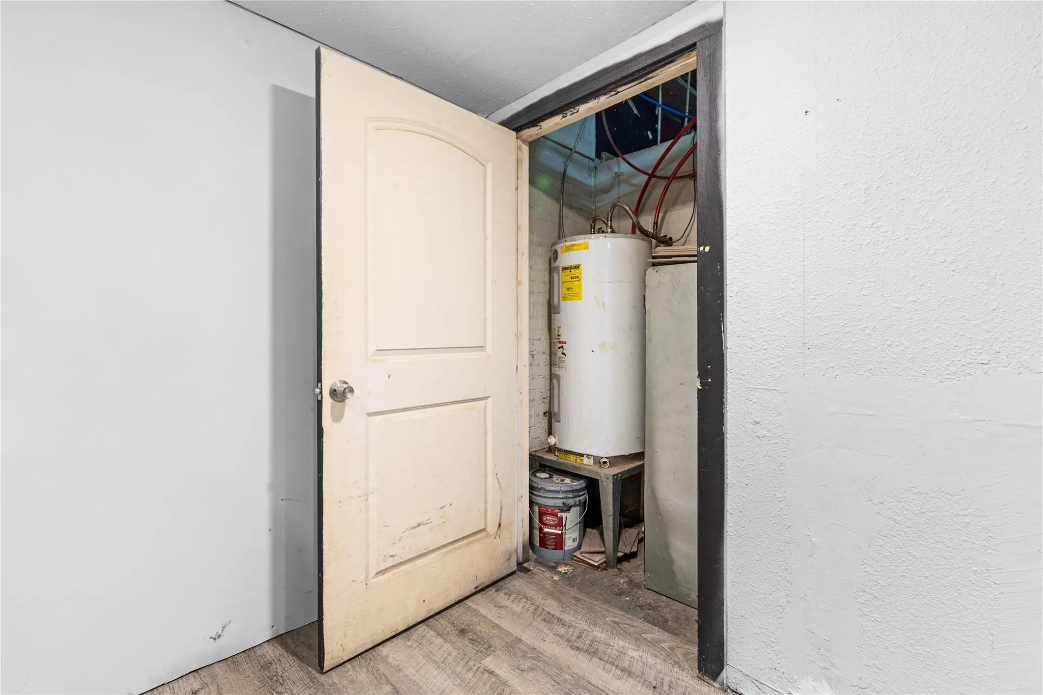 Industrial For Rent in Dallas County , 125 Burrell Drive B, Dallas, Texas 75232, 0, 0, Garage spaces, 4,560 Sqft, built in 1964, mls#21315033, Real Estate Agent in Dallas, Homes For Rent in Dallas county, Homes For Rent in Dallas, Realtor in Dallas Texas, Real Estate Brokerage Independent Realty Texas, Luminita Cordes Realtor