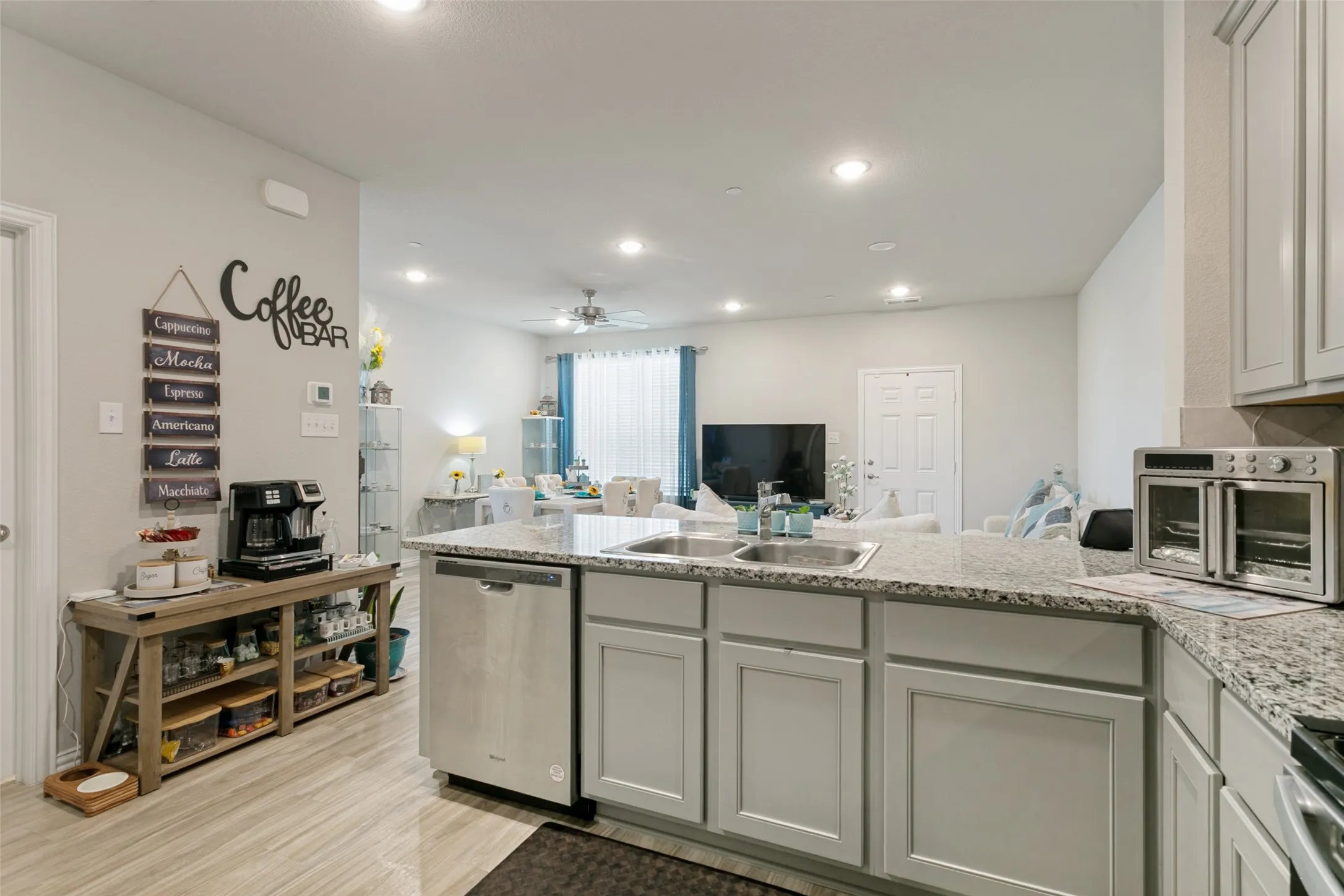 Open Kitchen