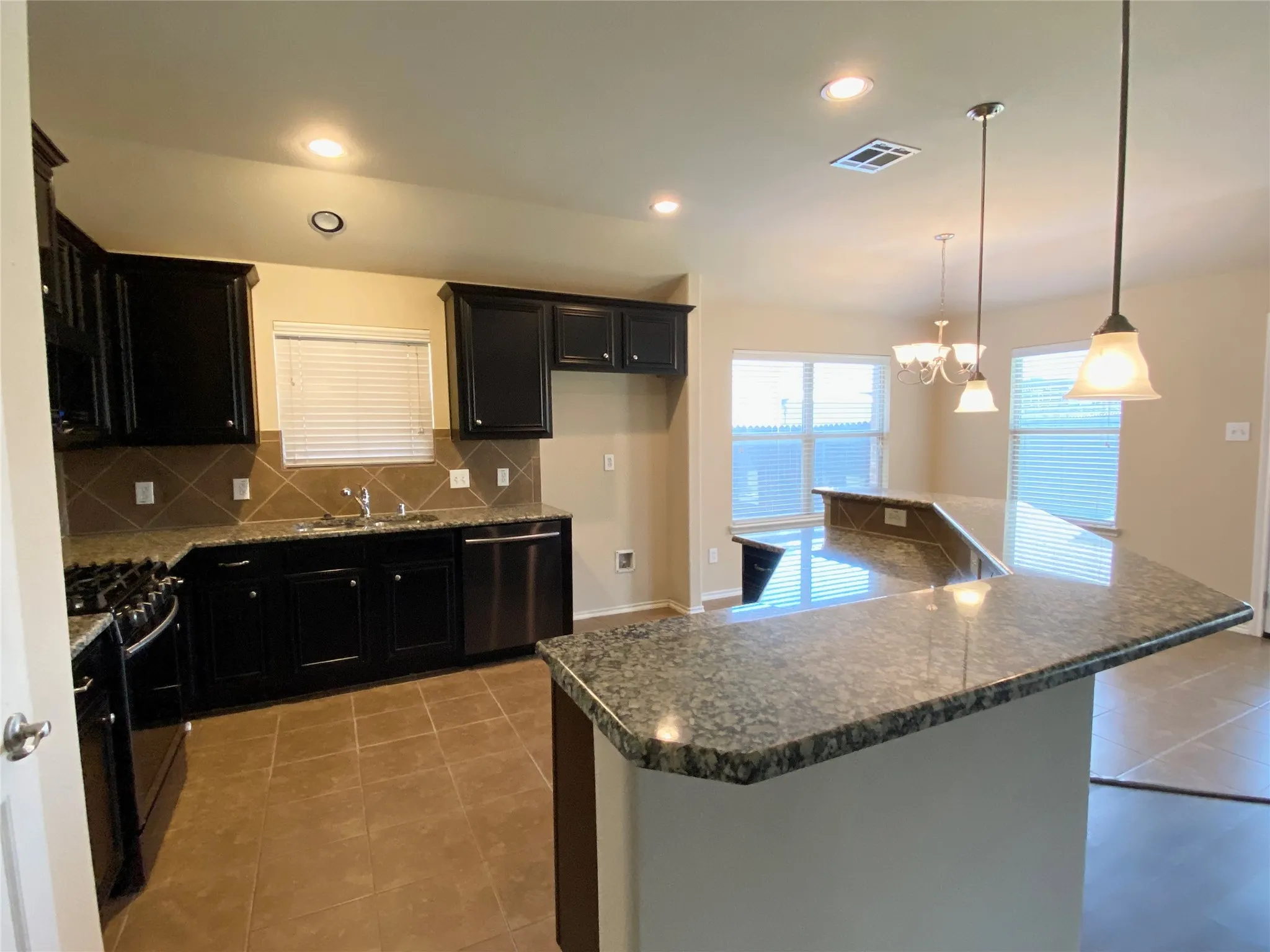 Single Family Residence For Rent in Denton County , 848 Lake Forest Trail, Little Elm, Texas 75068, 3 Bedroom, 2 Bathroom, 2 Garage spaces, 1,868 Sqft, built in 2011, mls#21315049, Real Estate Agent in Little Elm, Homes For Rent in Denton county, Homes For Rent in Little Elm, Realtor in Little Elm Texas, Real Estate Brokerage Independent Realty Texas, Luminita Cordes Realtor