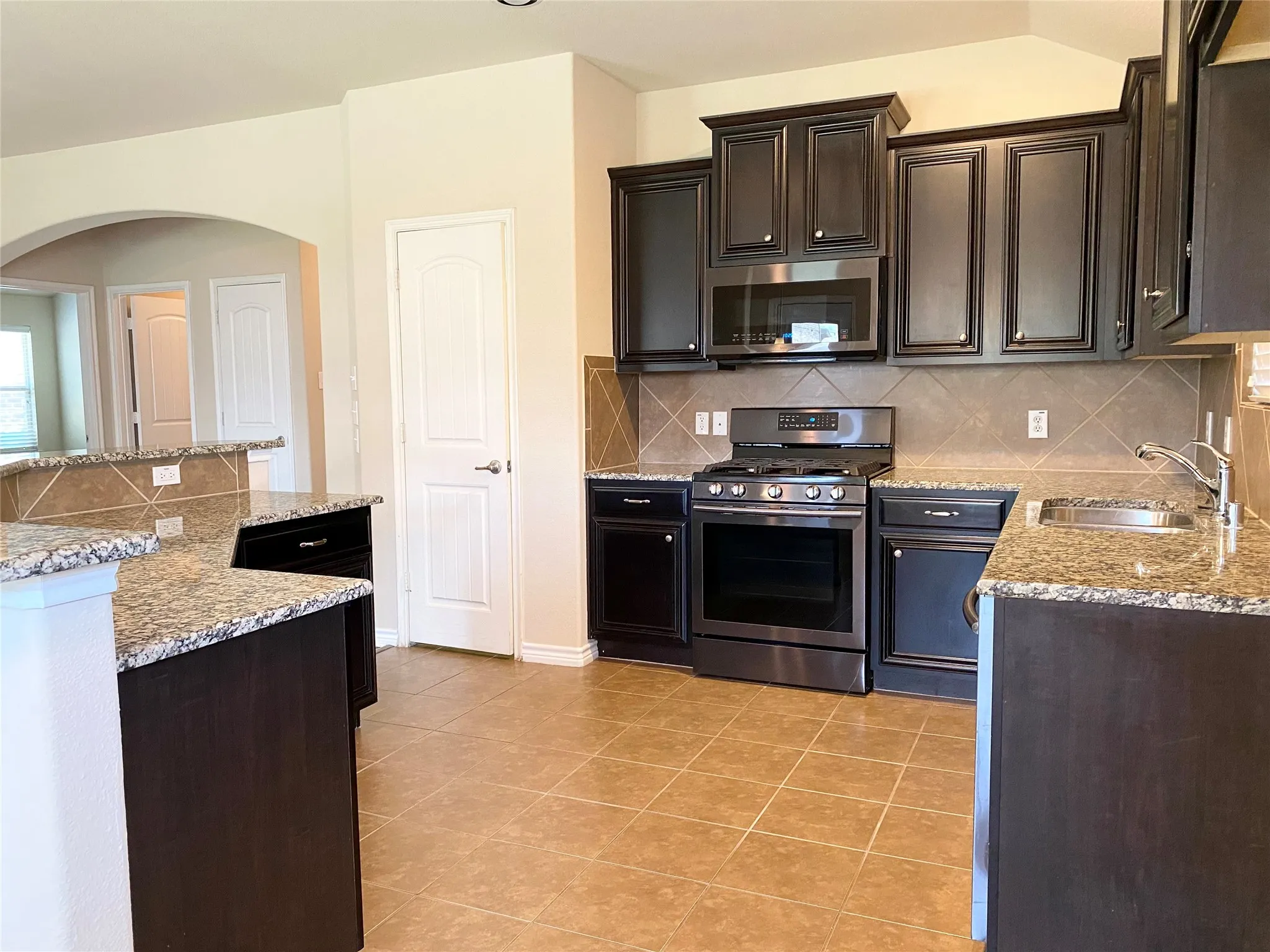 Single Family Residence For Rent in Denton County , 848 Lake Forest Trail, Little Elm, Texas 75068, 3 Bedroom, 2 Bathroom, 2 Garage spaces, 1,868 Sqft, built in 2011, mls#21315049, Real Estate Agent in Little Elm, Homes For Rent in Denton county, Homes For Rent in Little Elm, Realtor in Little Elm Texas, Real Estate Brokerage Independent Realty Texas, Luminita Cordes Realtor