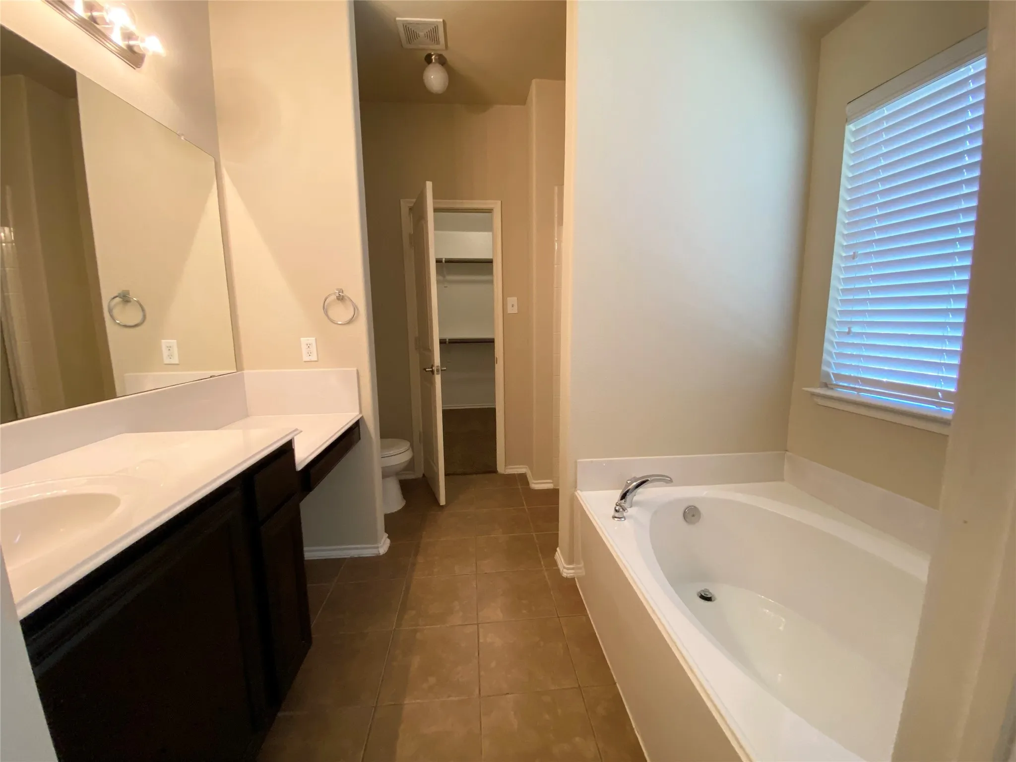 Single Family Residence For Rent in Denton County , 848 Lake Forest Trail, Little Elm, Texas 75068, 3 Bedroom, 2 Bathroom, 2 Garage spaces, 1,868 Sqft, built in 2011, mls#21315049, Real Estate Agent in Little Elm, Homes For Rent in Denton county, Homes For Rent in Little Elm, Realtor in Little Elm Texas, Real Estate Brokerage Independent Realty Texas, Luminita Cordes Realtor