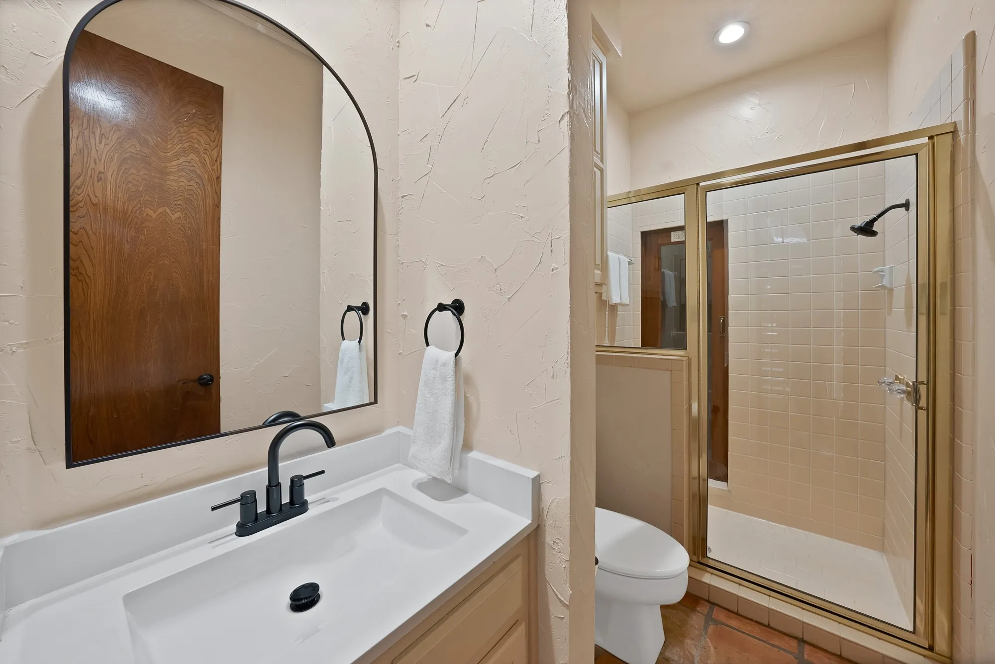 Single Family Residence For Sale in Tarrant County , 2714 Ridge Top Lane, Arlington, Texas 76006, 4 Bedroom, 4 Bathroom, 2 Garage spaces, 3,812 Sqft, built in 1980, mls#21315007, Real Estate Agent in Arlington, Homes For Sale in Tarrant county, Homes For Sale in Arlington, Realtor in Arlington Texas, Real Estate Brokerage Independent Realty Texas, Luminita Cordes Realtor