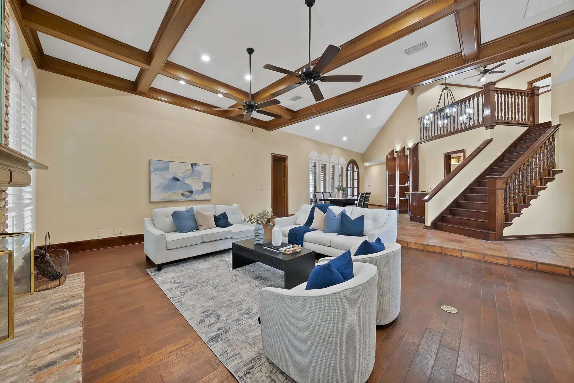 Single Family Residence For Sale in Tarrant County , 2714 Ridge Top Lane, Arlington, Texas 76006, 4 Bedroom, 4 Bathroom, 2 Garage spaces, 3,812 Sqft, built in 1980, mls#21315007, Real Estate Agent in Arlington, Homes For Sale in Tarrant county, Homes For Sale in Arlington, Realtor in Arlington Texas, Real Estate Brokerage Independent Realty Texas, Luminita Cordes Realtor