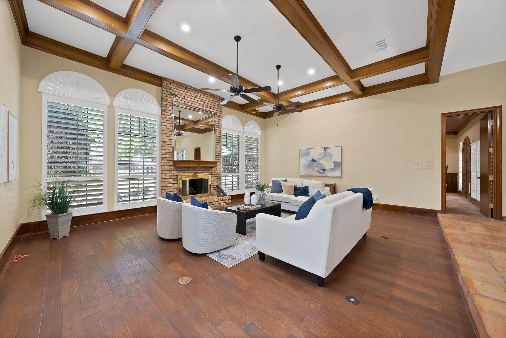 Single Family Residence For Sale in Tarrant County , 2714 Ridge Top Lane, Arlington, Texas 76006, 4 Bedroom, 4 Bathroom, 2 Garage spaces, 3,812 Sqft, built in 1980, mls#21315007, Real Estate Agent in Arlington, Homes For Sale in Tarrant county, Homes For Sale in Arlington, Realtor in Arlington Texas, Real Estate Brokerage Independent Realty Texas, Luminita Cordes Realtor