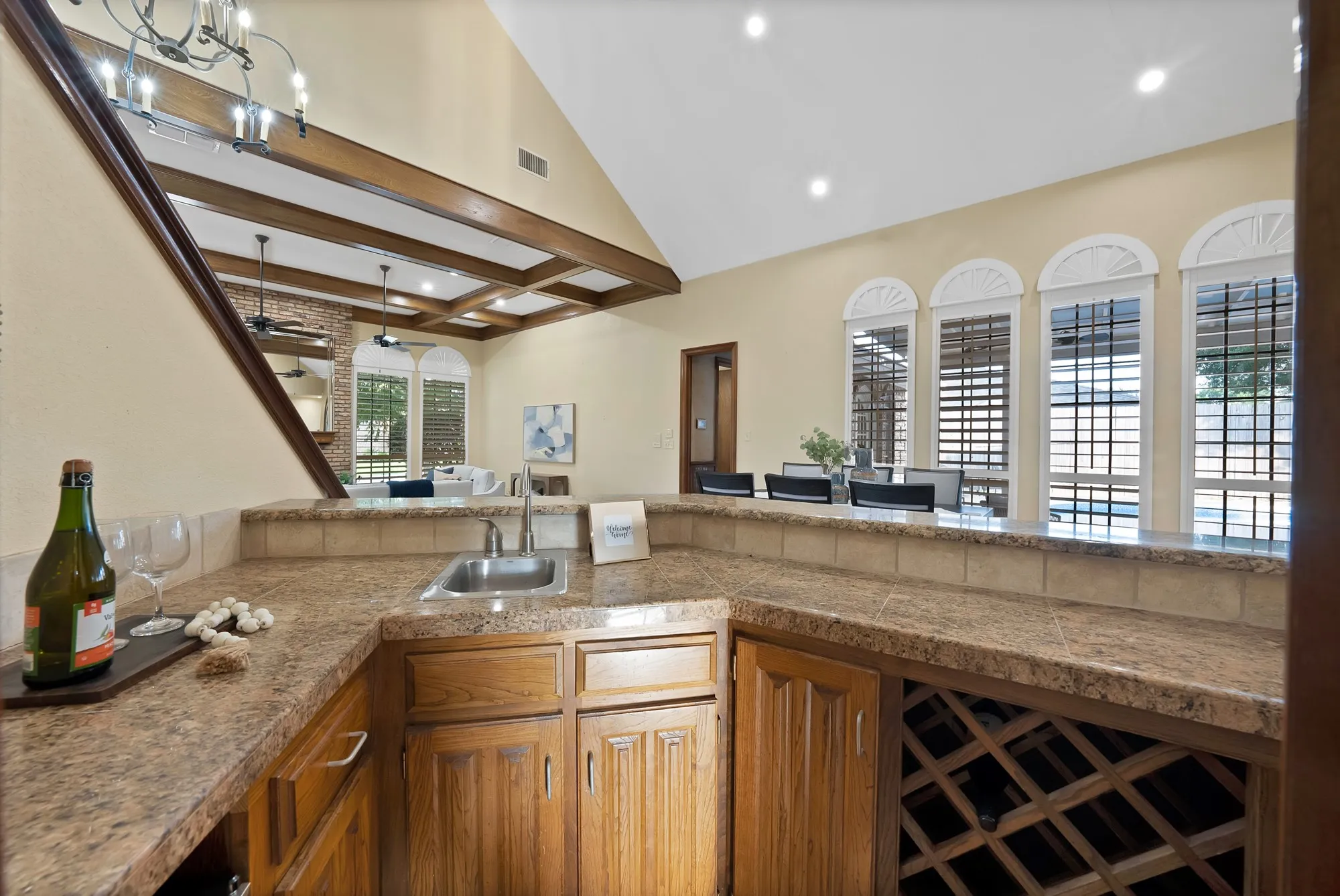 Single Family Residence For Sale in Tarrant County , 2714 Ridge Top Lane, Arlington, Texas 76006, 4 Bedroom, 4 Bathroom, 2 Garage spaces, 3,812 Sqft, built in 1980, mls#21315007, Real Estate Agent in Arlington, Homes For Sale in Tarrant county, Homes For Sale in Arlington, Realtor in Arlington Texas, Real Estate Brokerage Independent Realty Texas, Luminita Cordes Realtor